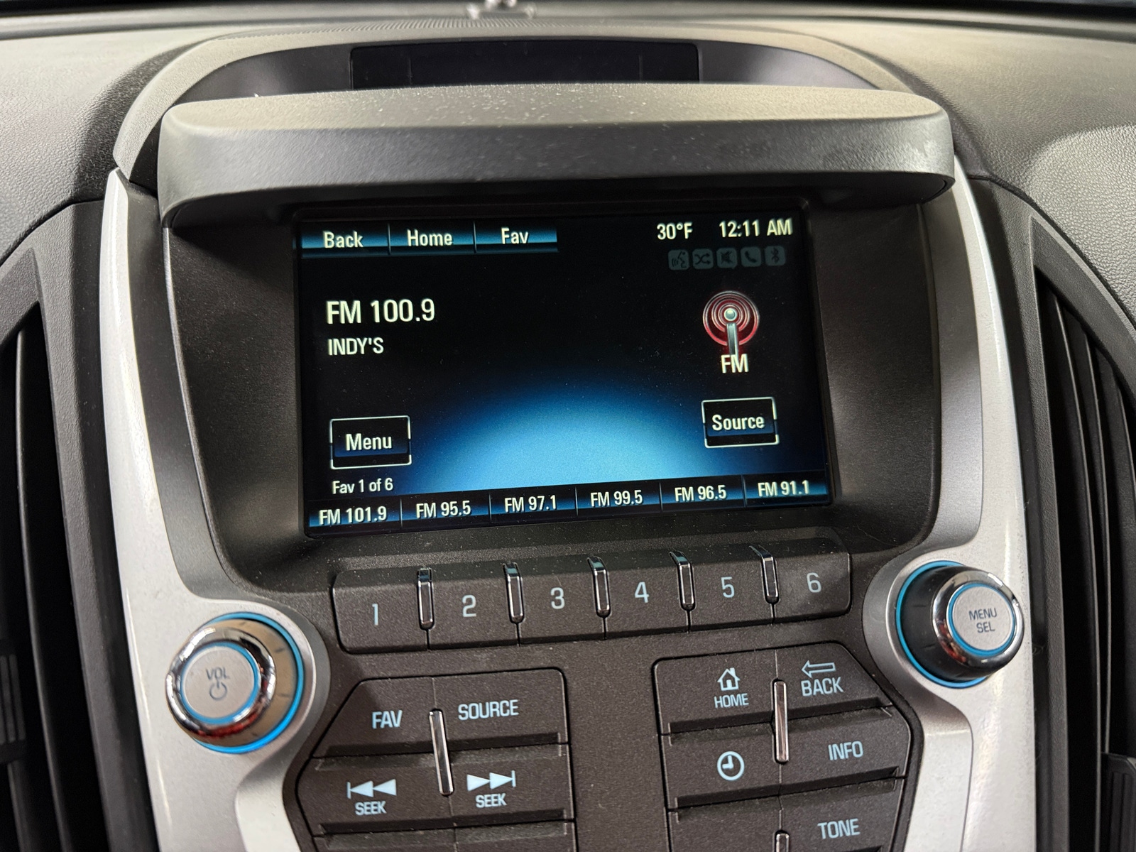 Thumbnail: 2017 Chevrolet Equinox - 3