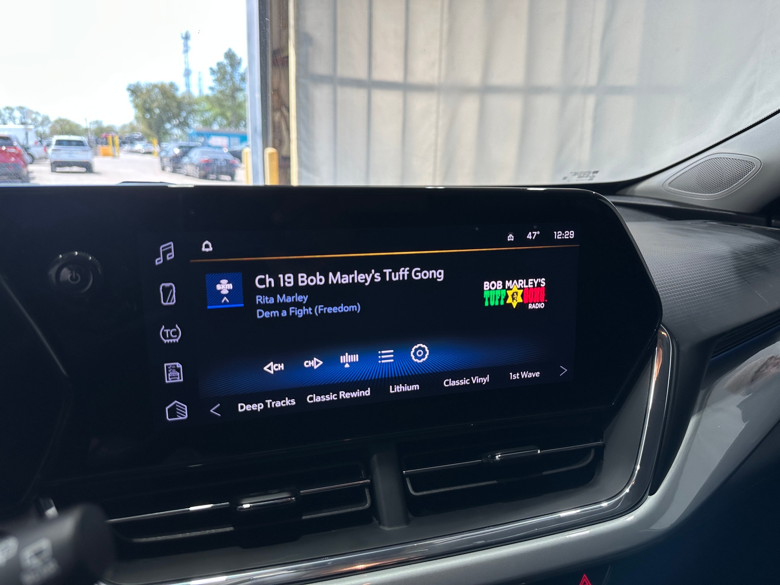 Thumbnail: 2025 Chevrolet Trax - 4