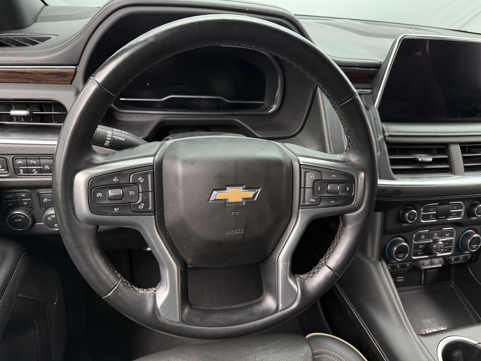 Thumbnail: 2023 Chevrolet Suburban - 4