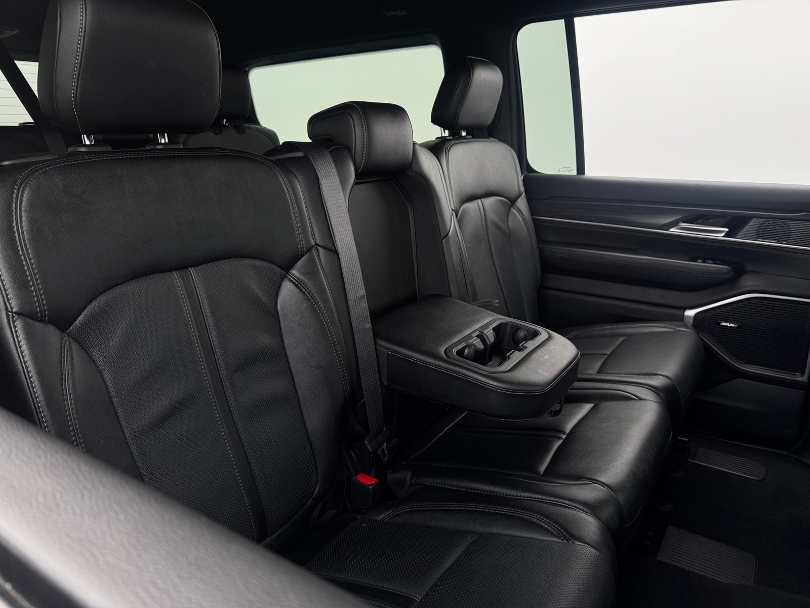 Thumbnail: 2024 Jeep Wagoneer - 5