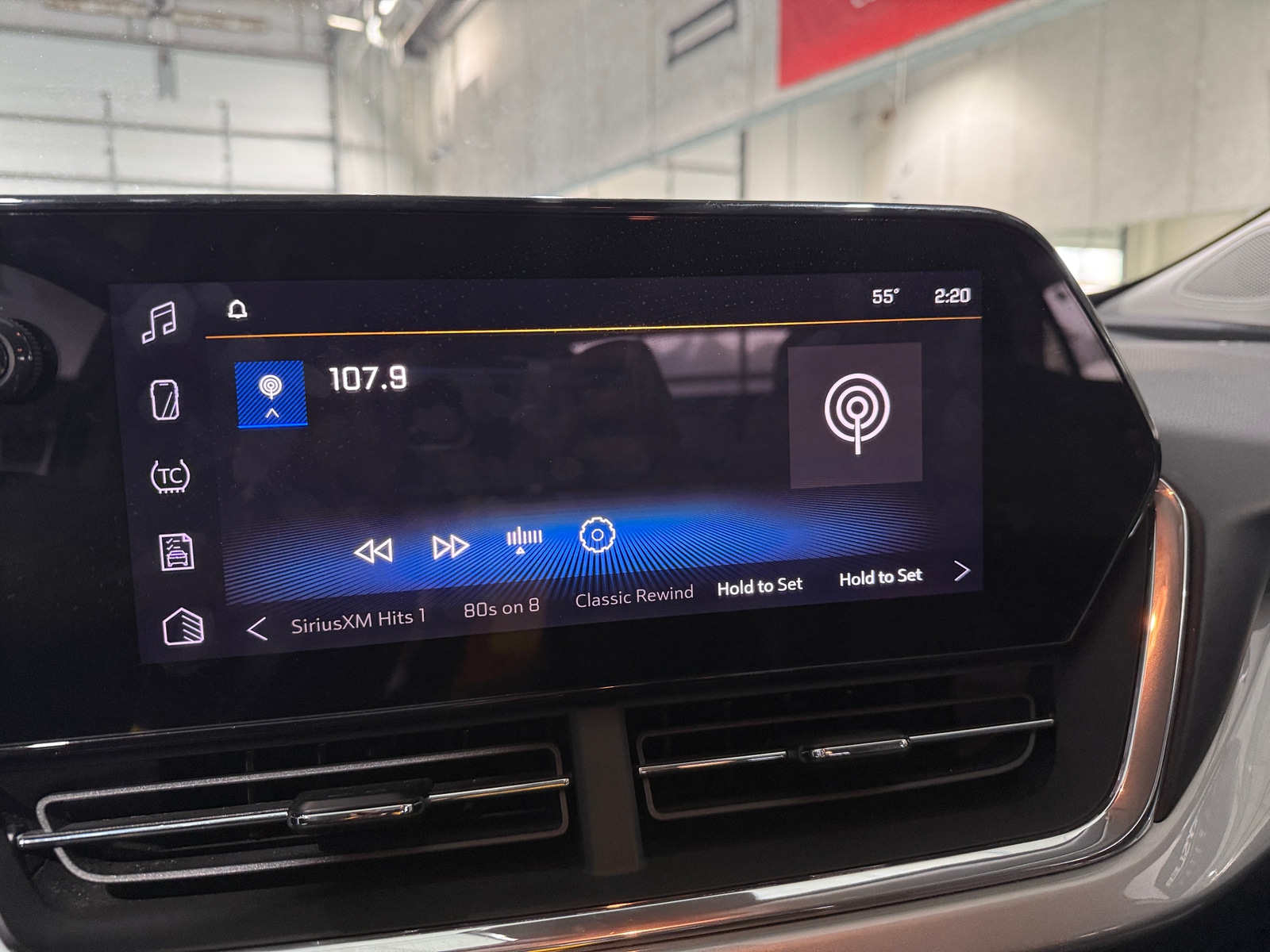 Thumbnail: 2025 Chevrolet Trax - 4