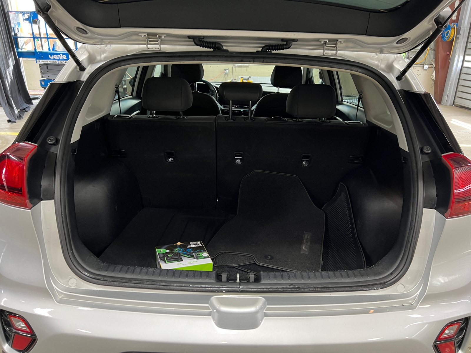 Thumbnail: 2020 Kia Niro - 7