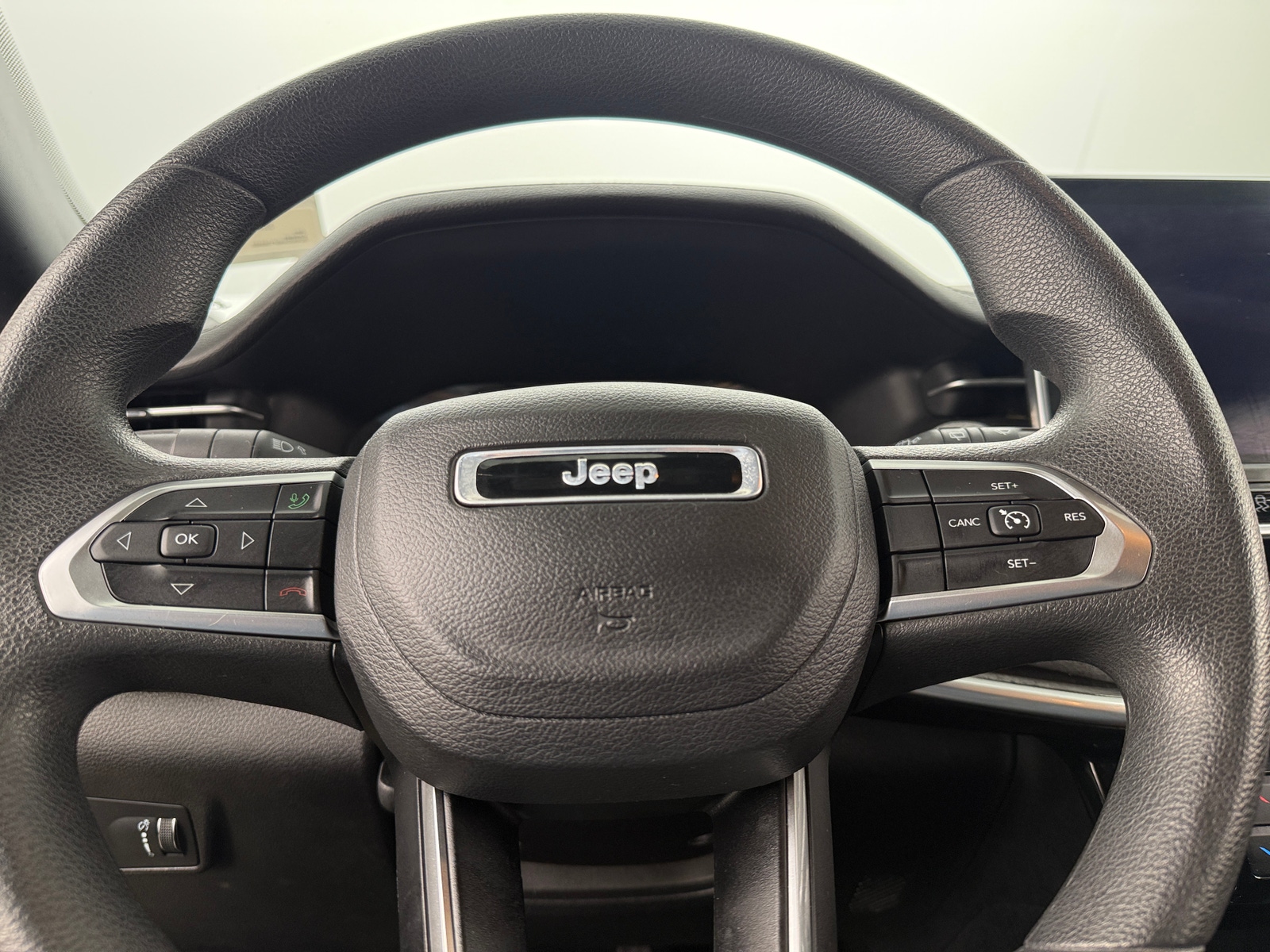 Thumbnail: 2023 Jeep Compass - 5