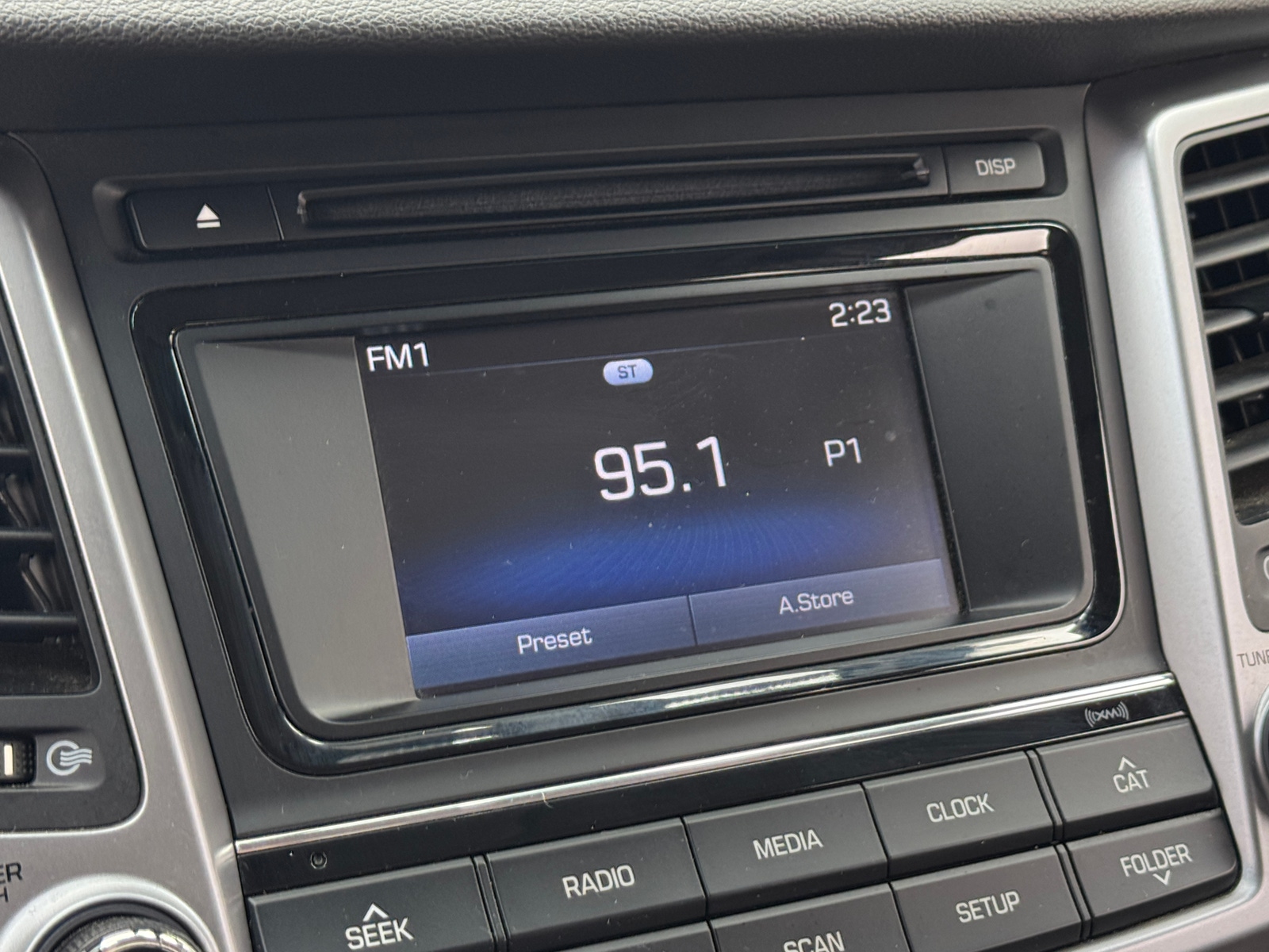 Thumbnail: 2017 Hyundai Tucson - 4