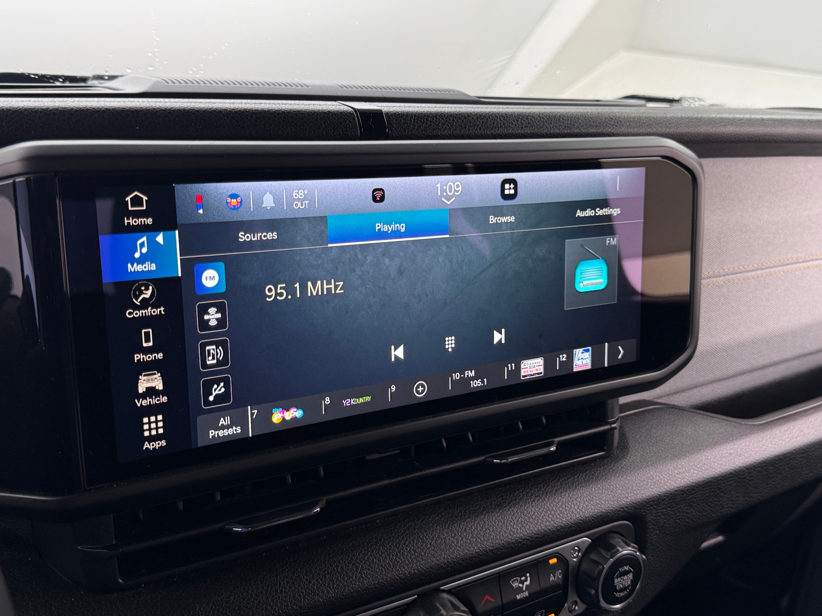 Thumbnail: 2024 Jeep Wrangler - 4