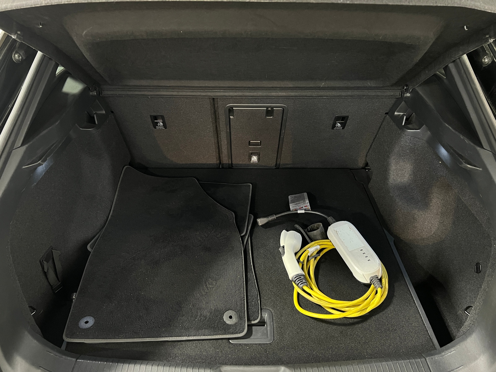 Thumbnail: 2021 Volkswagen ID.4 - 6