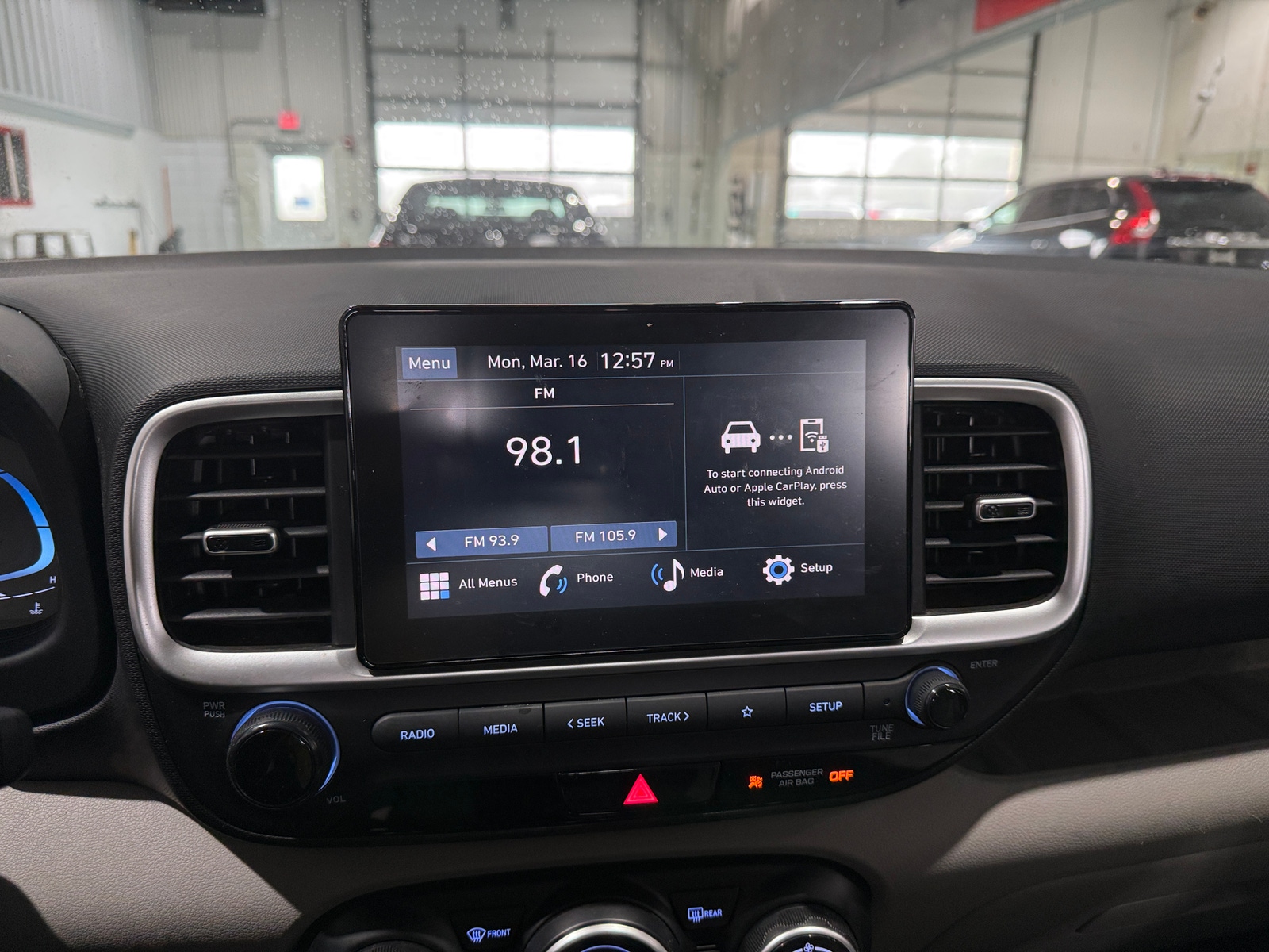 Thumbnail: 2023 Hyundai Venue - 4