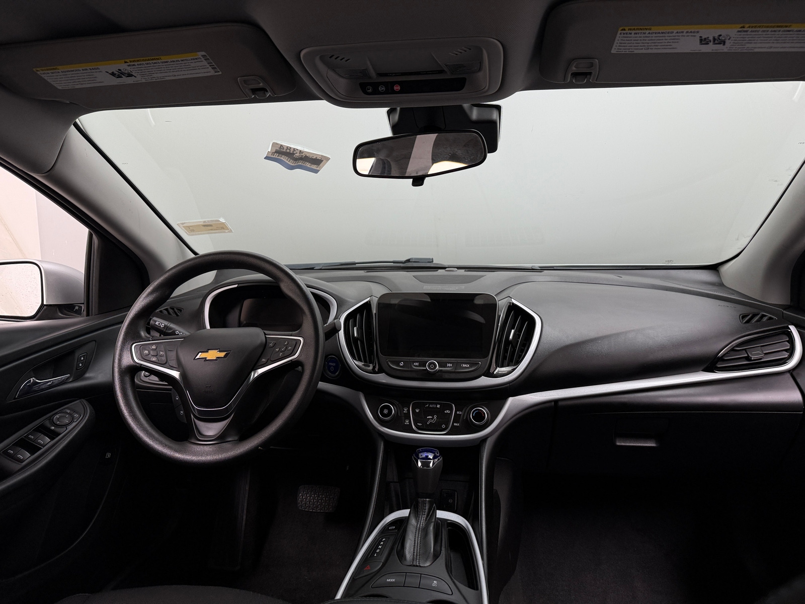 Thumbnail: 2018 Chevrolet Volt - 3