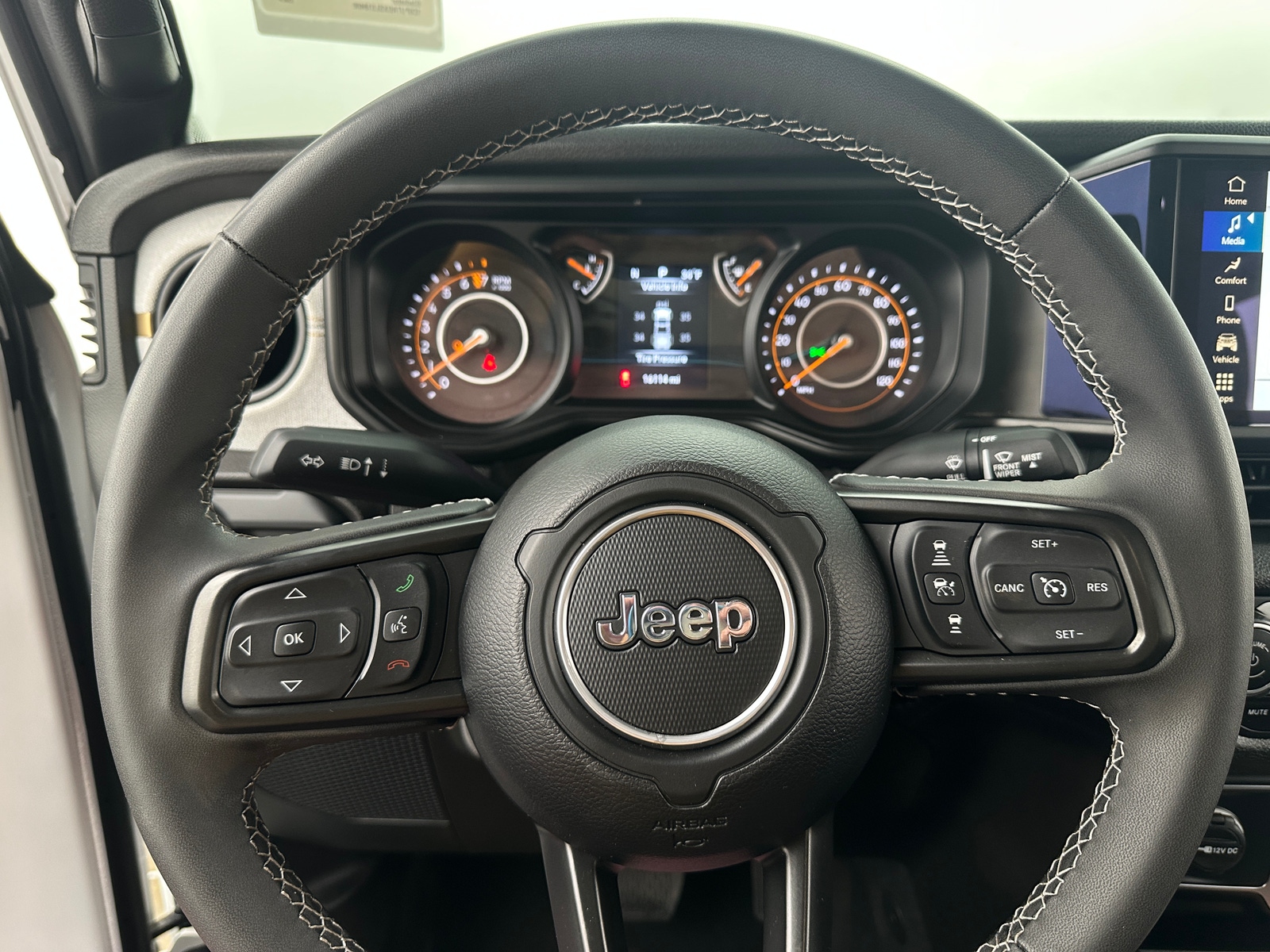 Thumbnail: 2025 Jeep Gladiator - 5