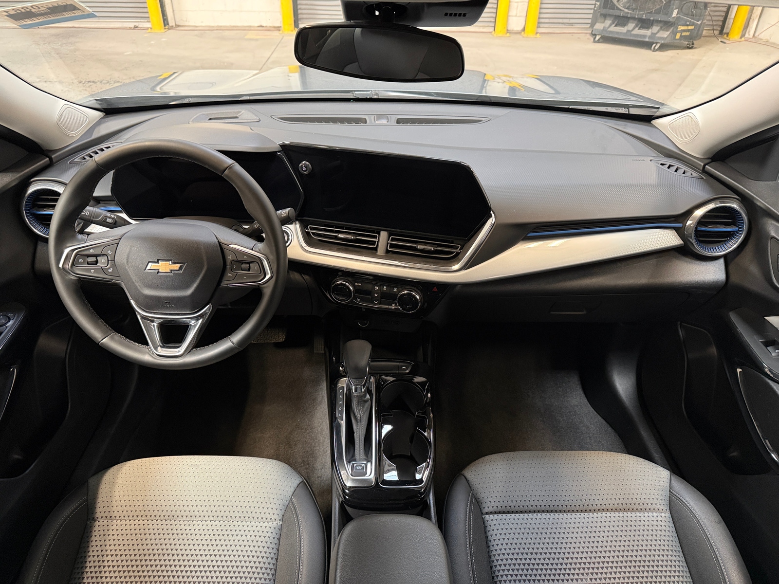 Thumbnail: 2025 Chevrolet Trax - 3