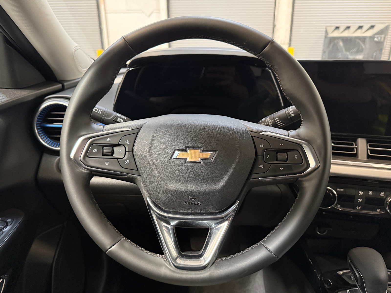 Thumbnail: 2025 Chevrolet Trax - 5