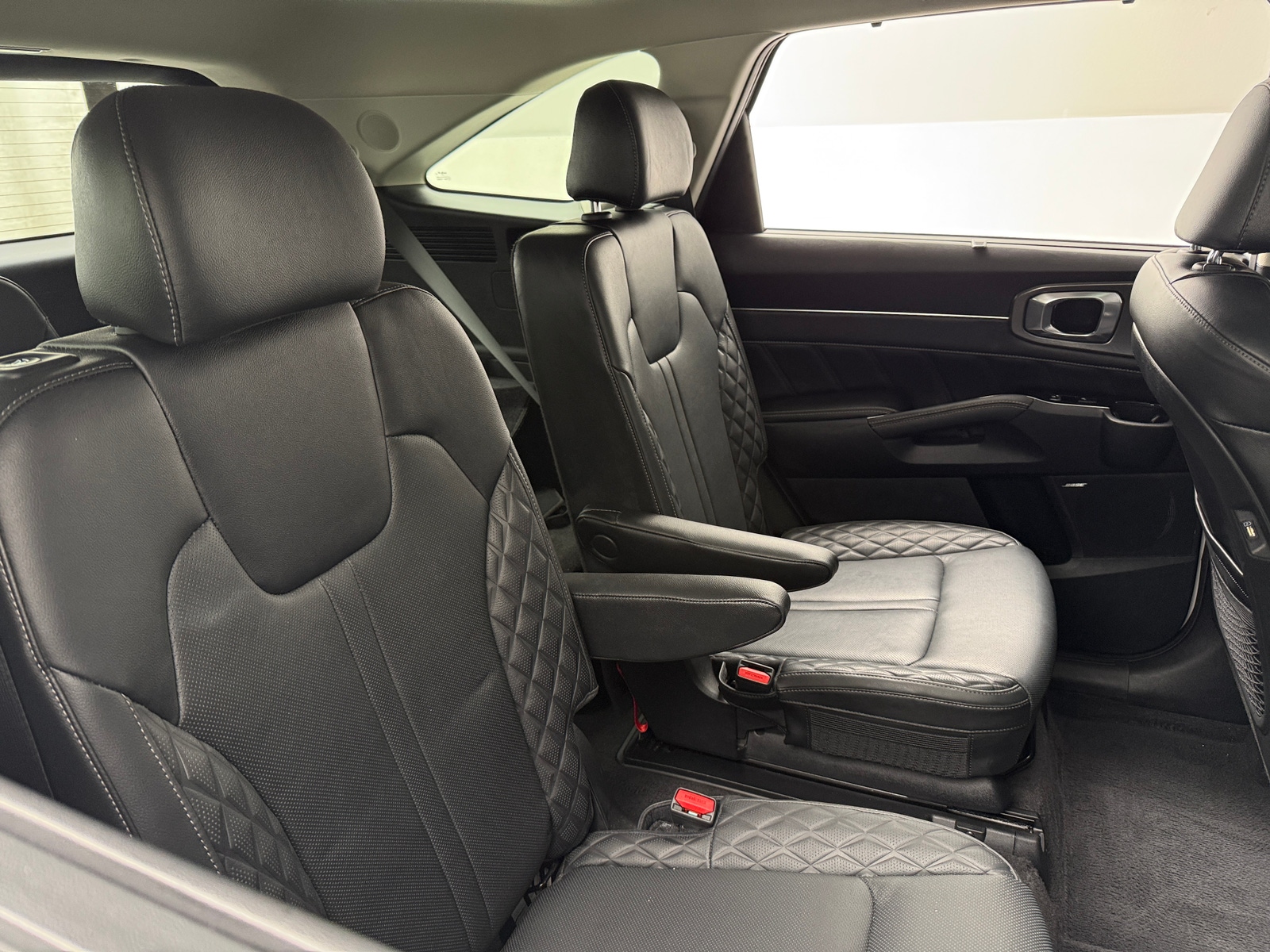 Thumbnail: 2023 Kia Sorento - 5