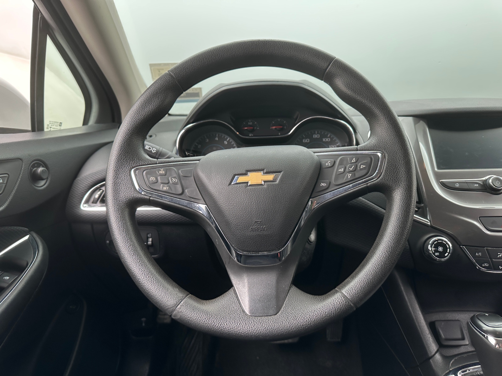 Thumbnail: 2018 Chevrolet Cruze - 5