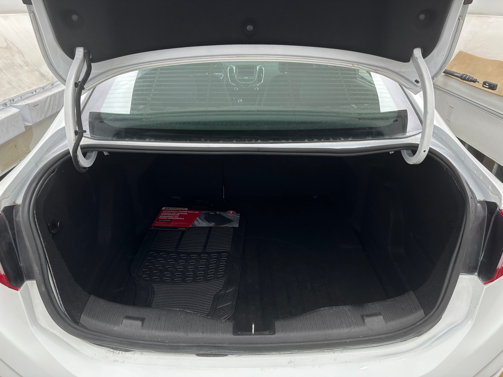 Thumbnail: 2018 Chevrolet Cruze - 7