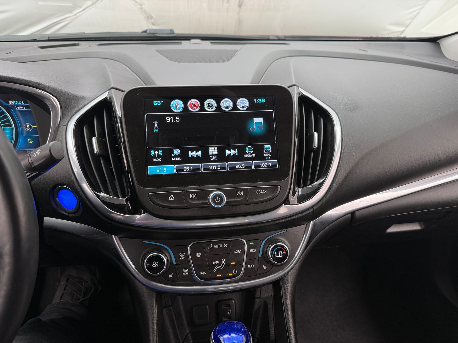 Thumbnail: 2017 Chevrolet Volt - 3