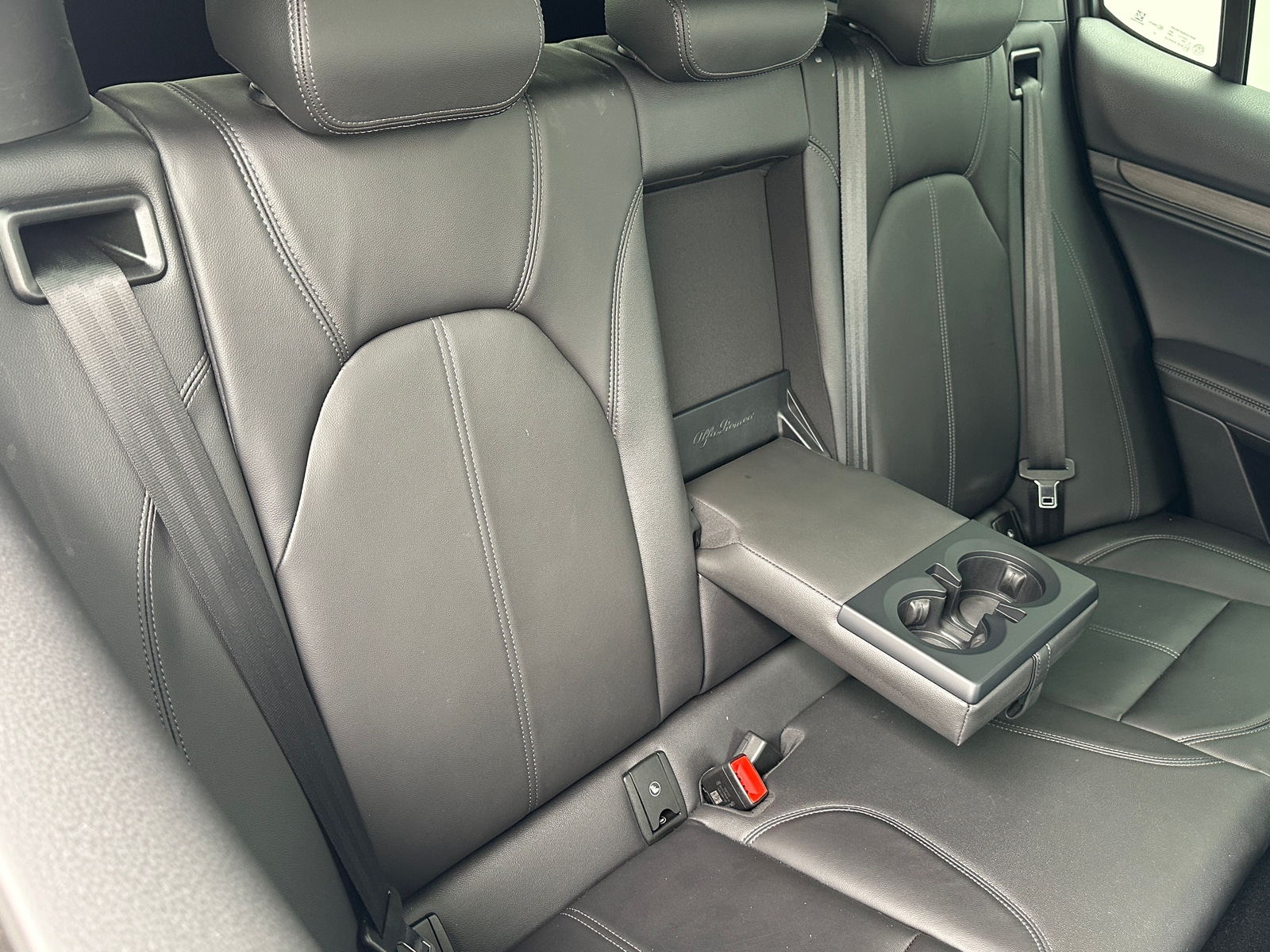 Thumbnail: 2022 Alfa Romeo Stelvio - 5