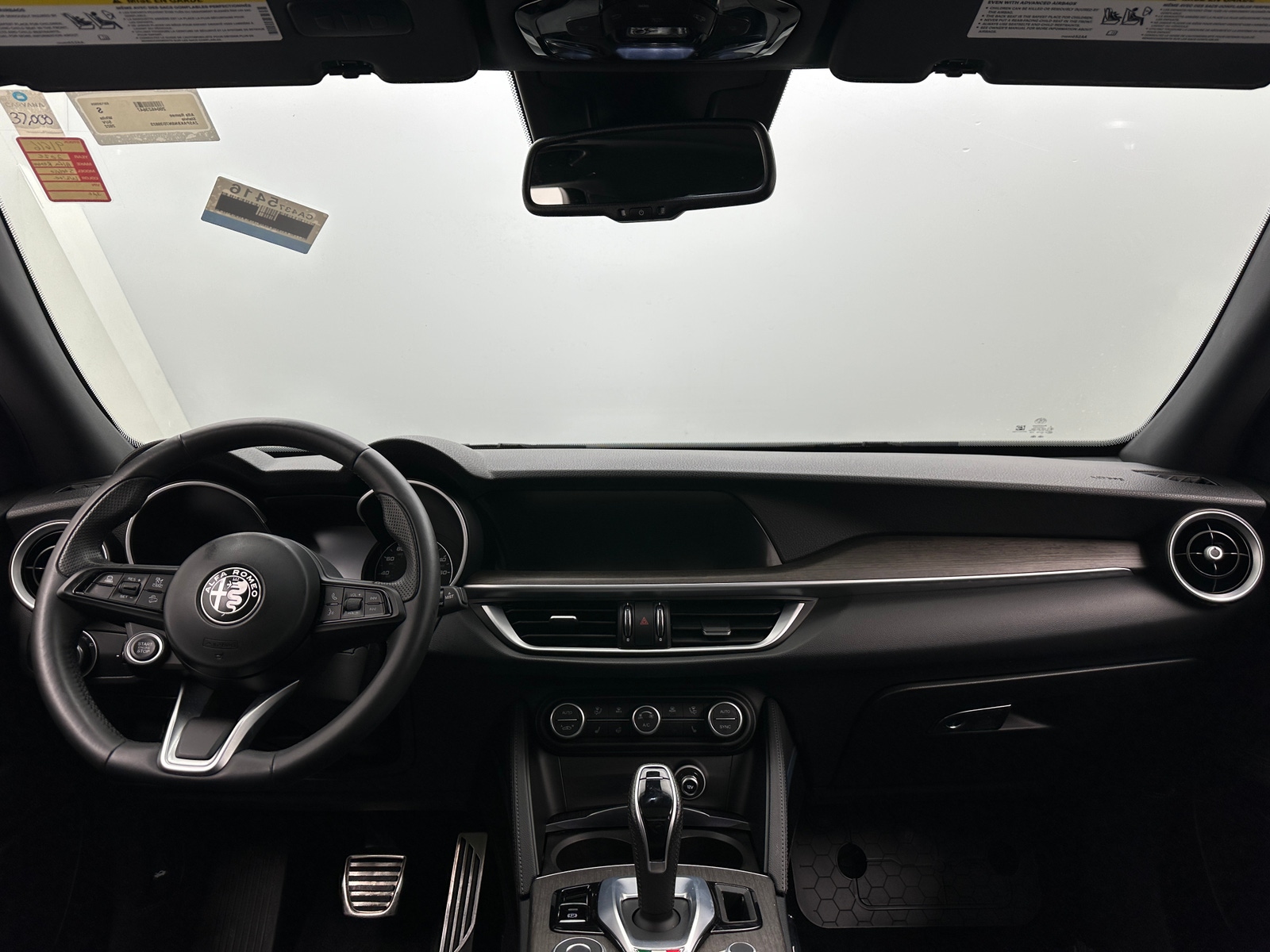 Thumbnail: 2022 Alfa Romeo Stelvio - 2