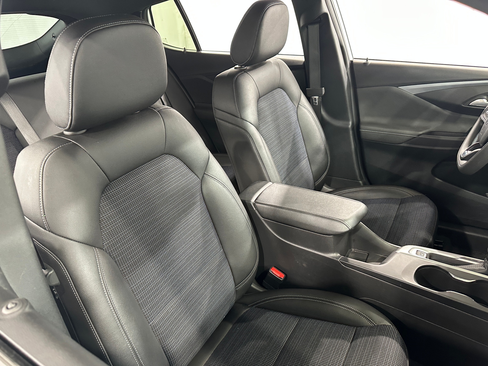 Thumbnail: 2025 Buick Envista - 2