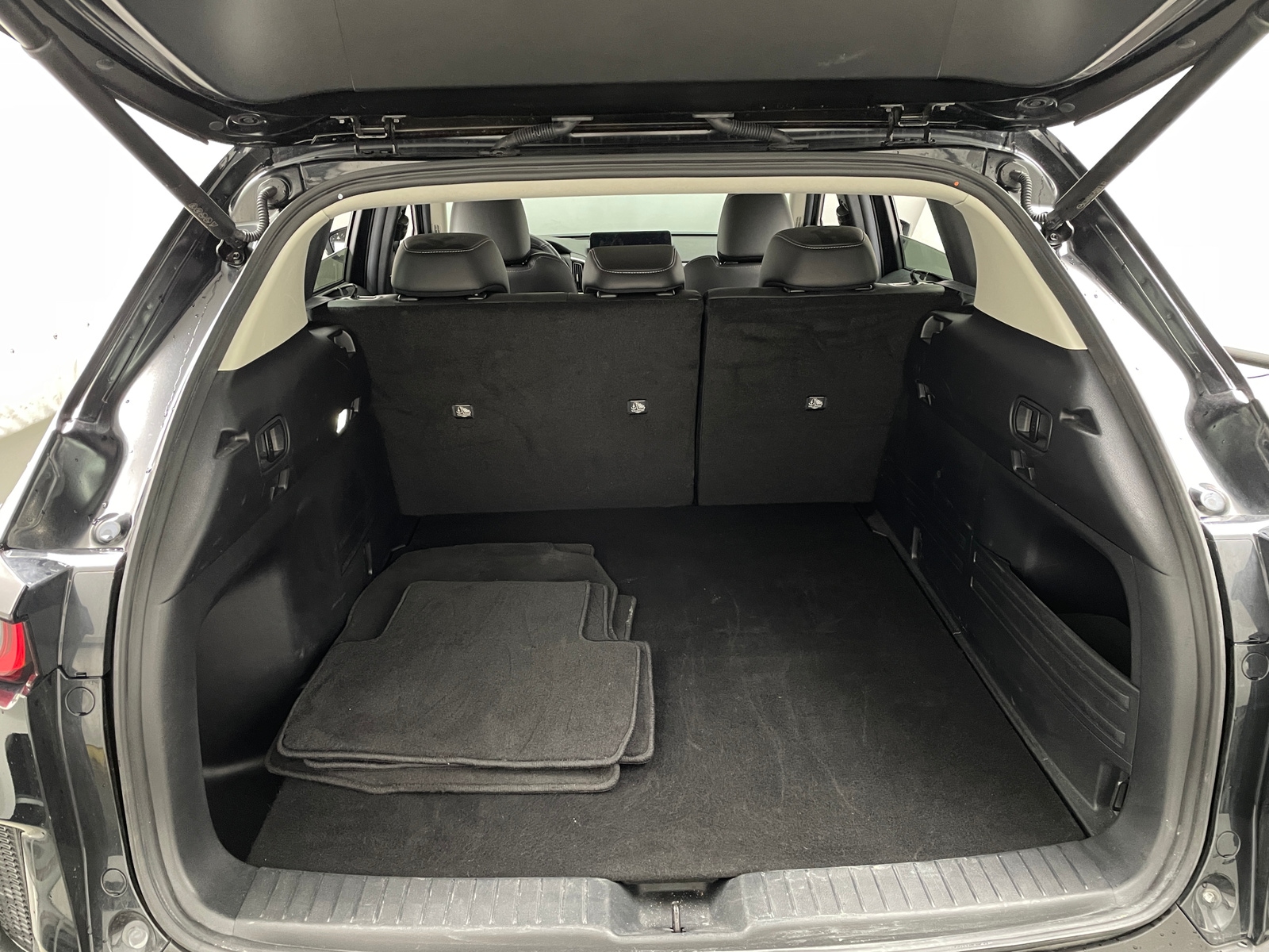 Thumbnail: 2025 Mazda CX-50 - 6