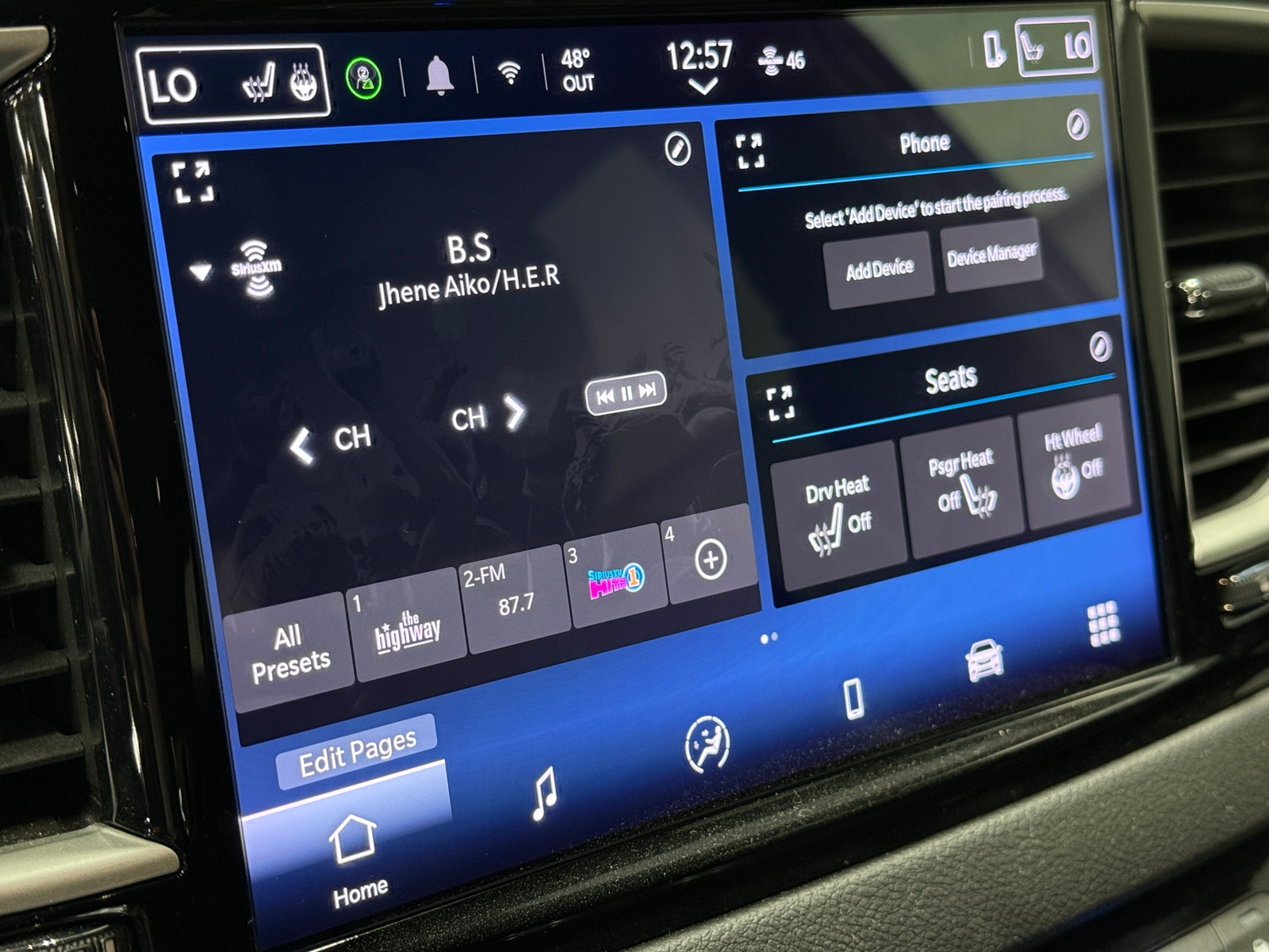 Thumbnail: 2025 Chrysler Pacifica - 4