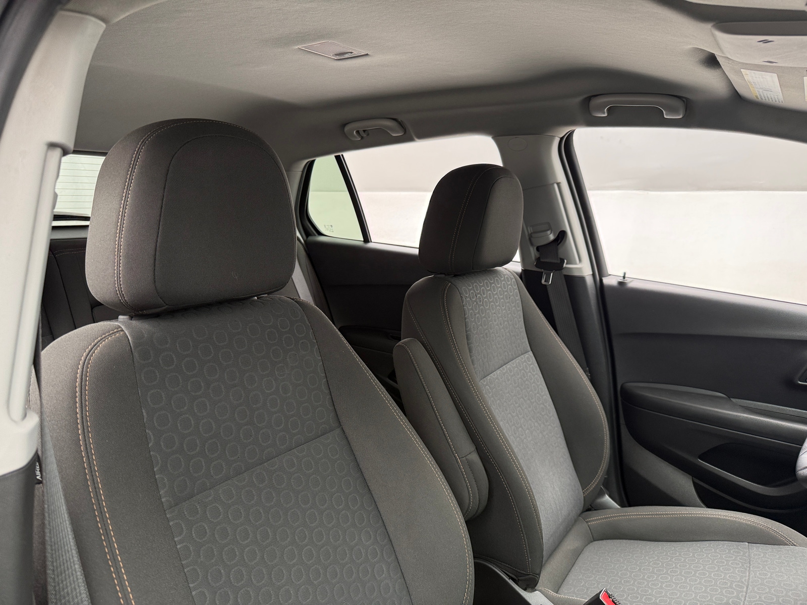 Thumbnail: 2022 Chevrolet Trax - 2