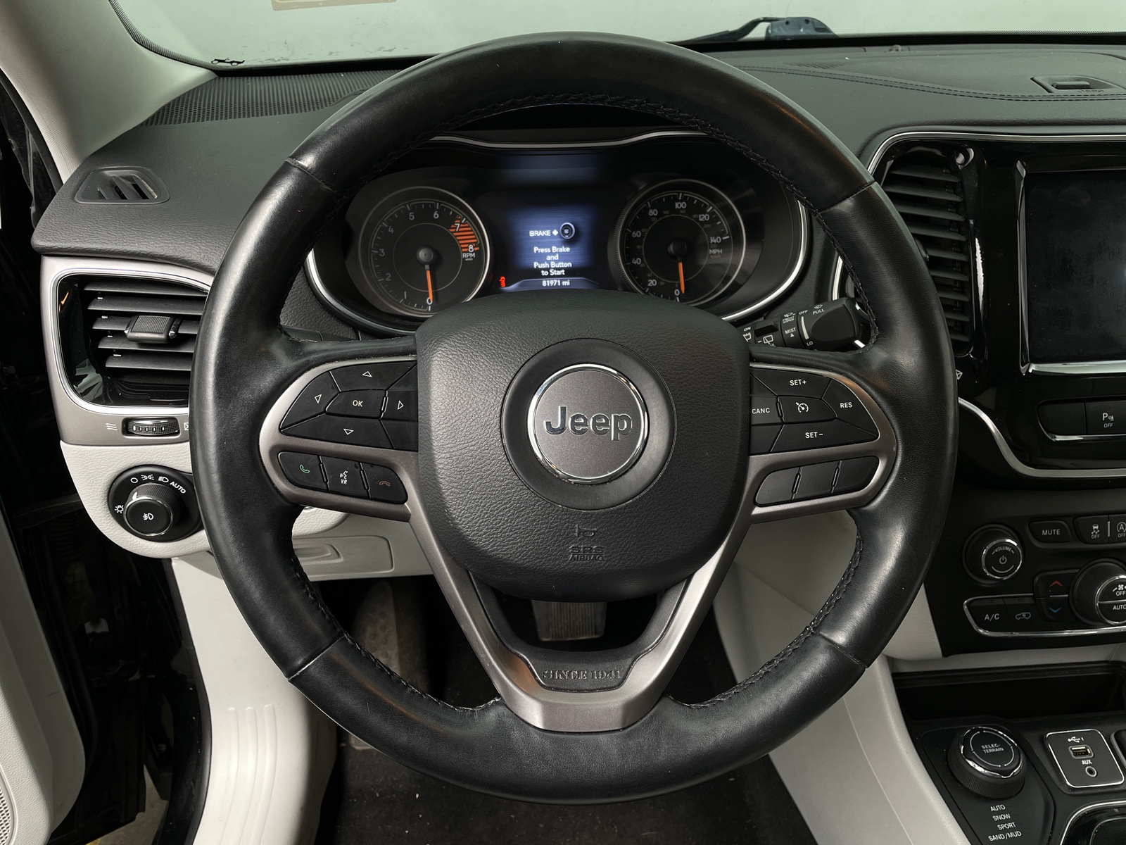 Thumbnail: 2019 Jeep Cherokee - 4