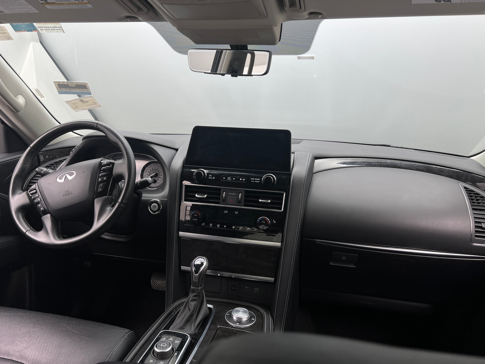 Thumbnail: 2024 INFINITI QX80 - 2