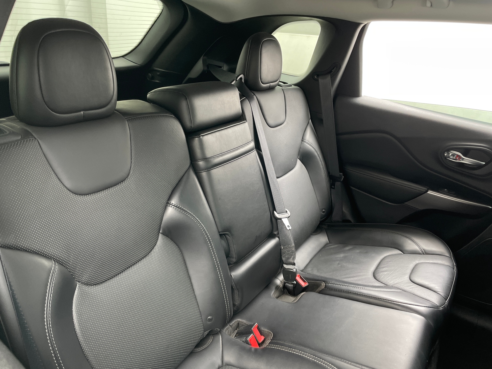 Thumbnail: 2019 Jeep Cherokee - 5