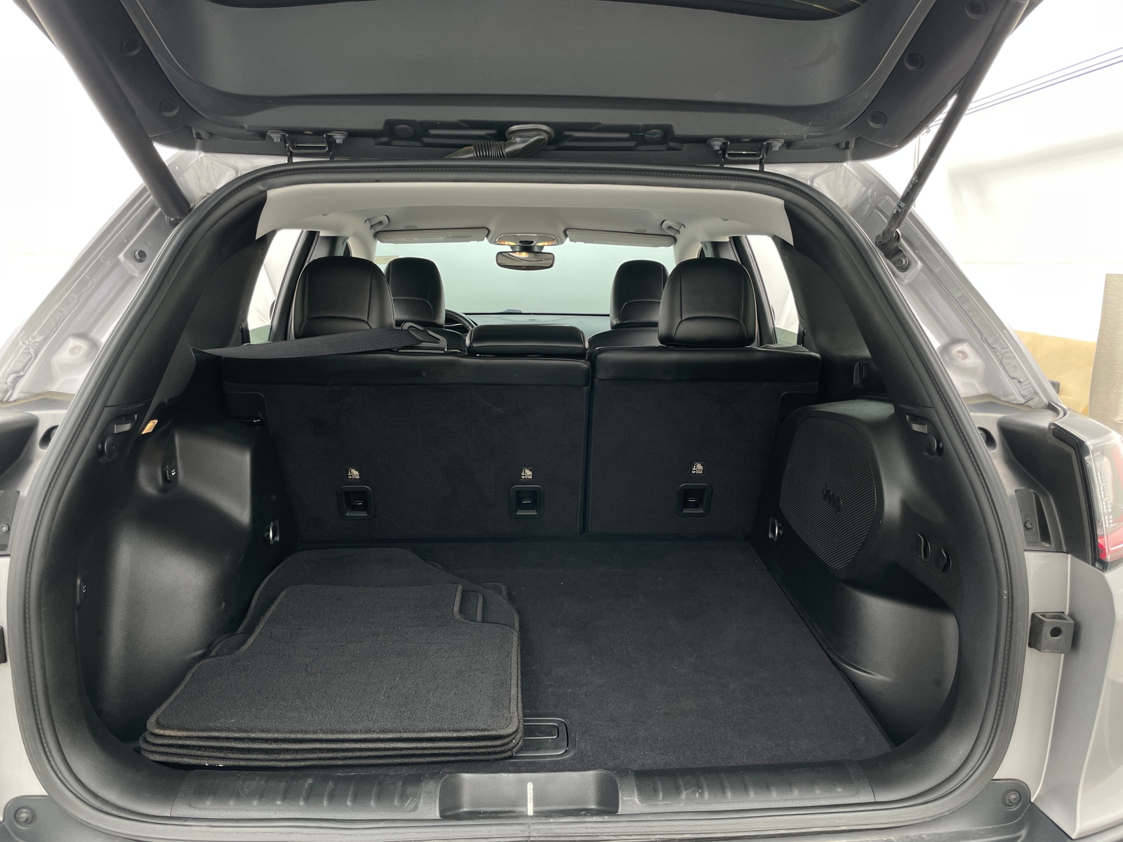 Thumbnail: 2019 Jeep Cherokee - 6