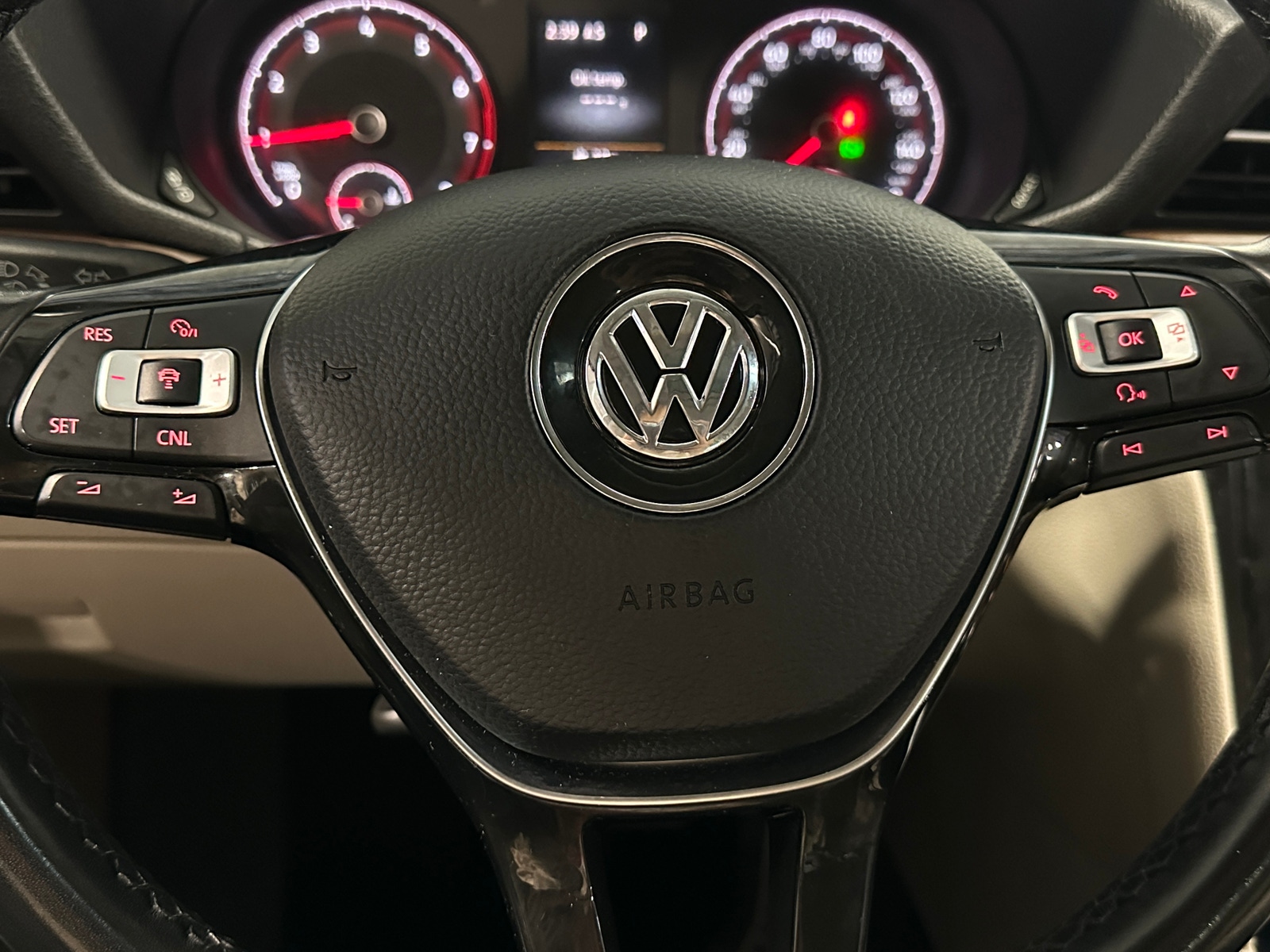 Thumbnail: 2020 Volkswagen Passat - 4