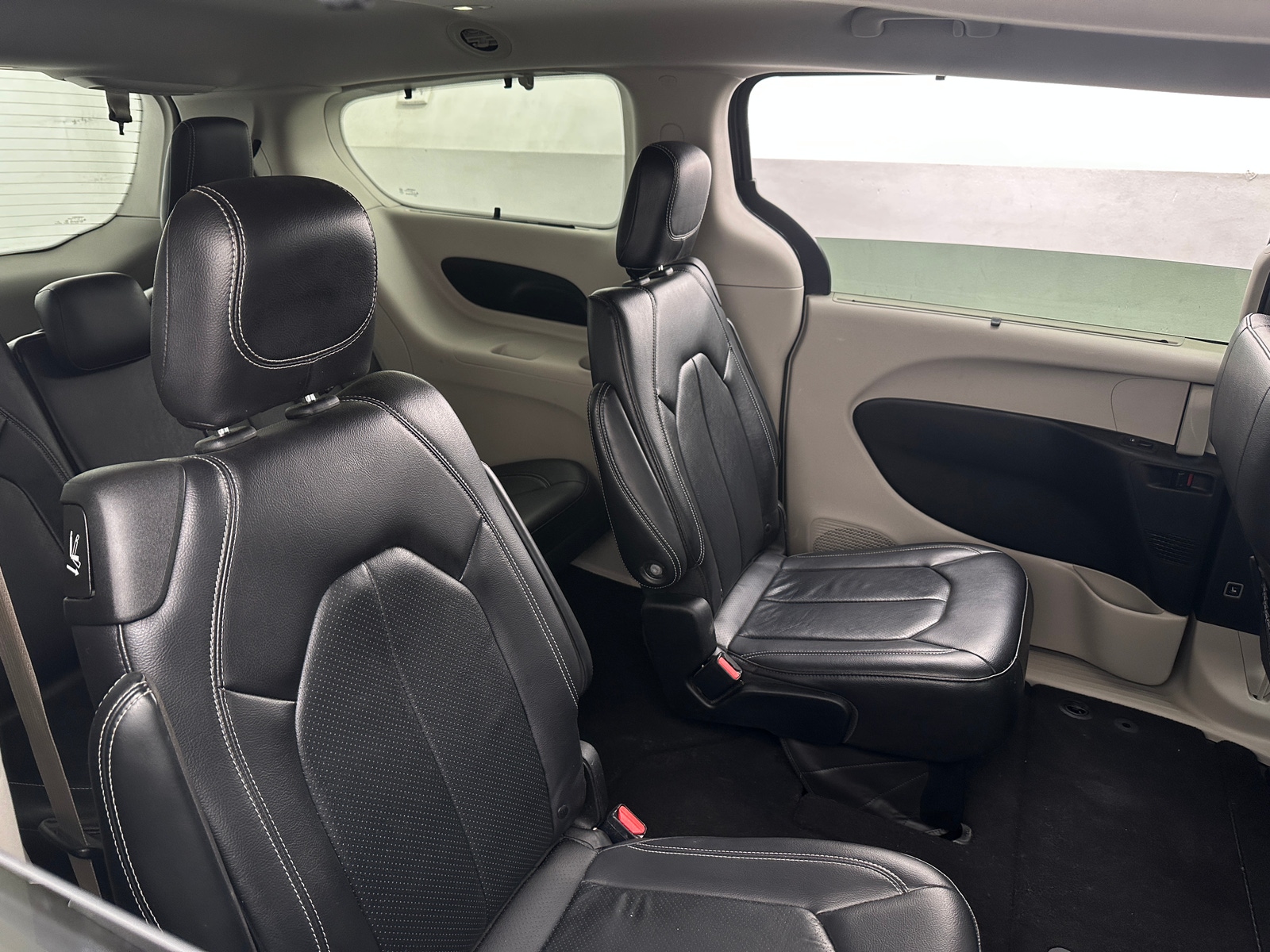 Thumbnail: 2022 Chrysler Pacifica - 5