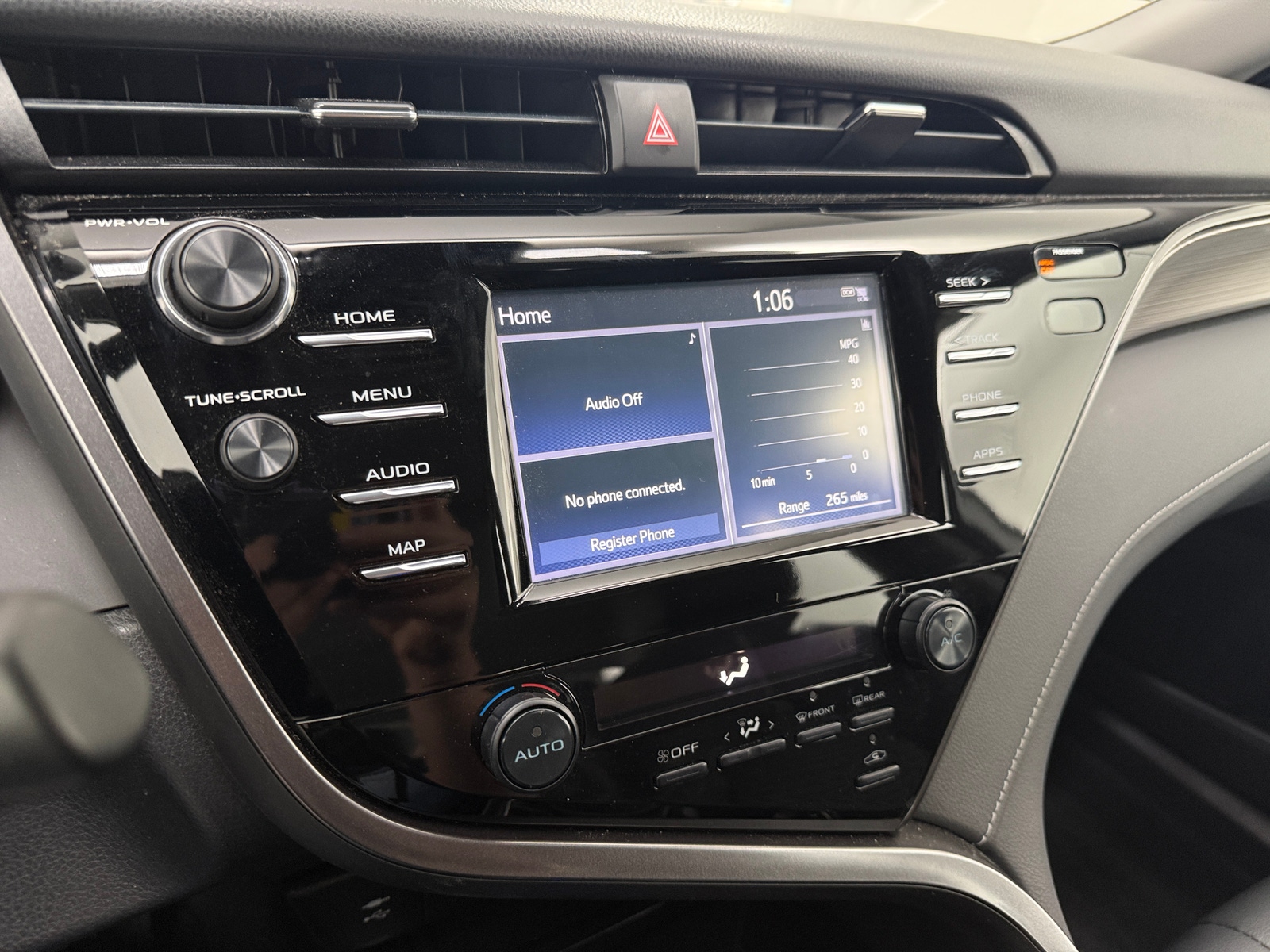 Thumbnail: 2019 Toyota Camry - 4