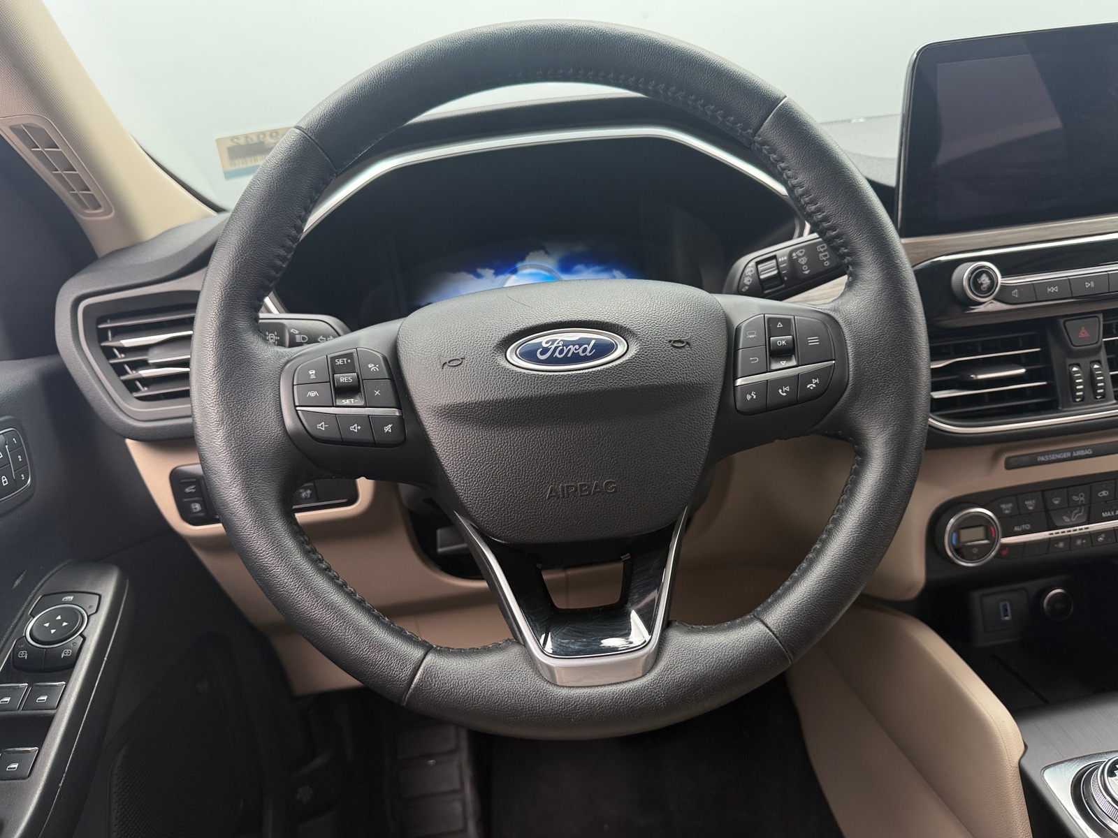 Thumbnail: 2020 Ford Escape - 4