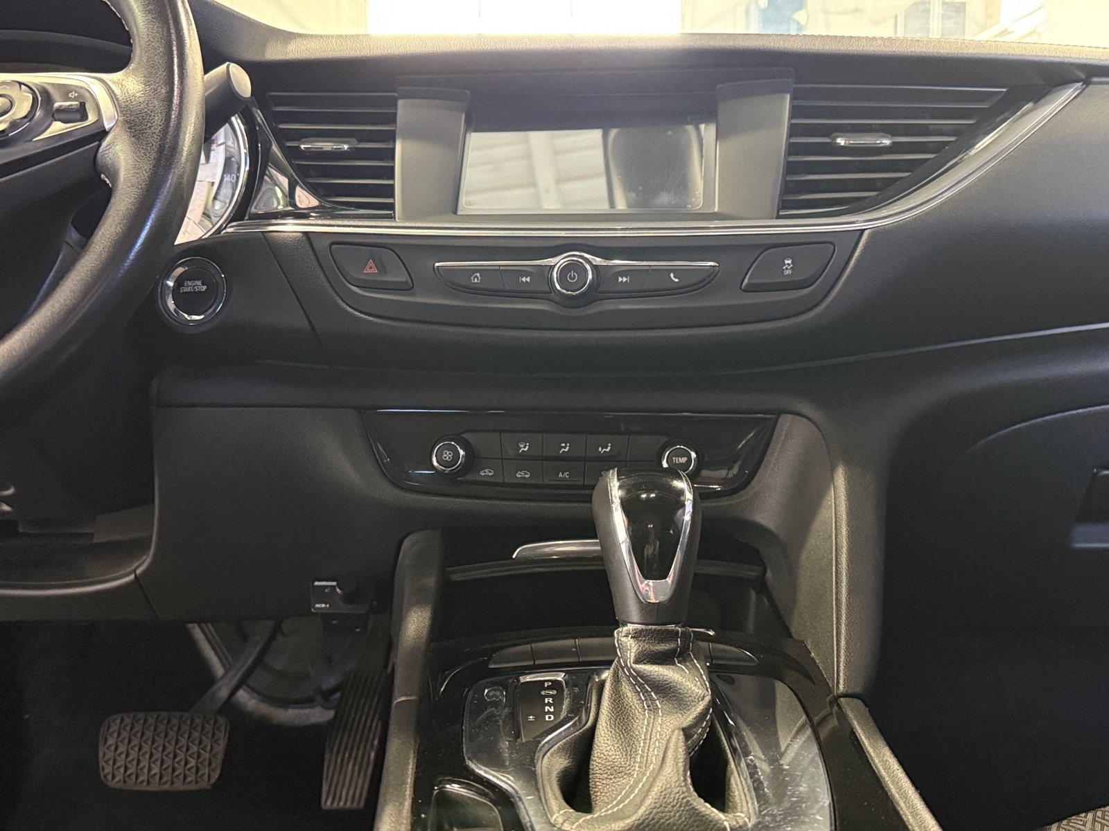 Thumbnail: 2018 Buick Regal - 4