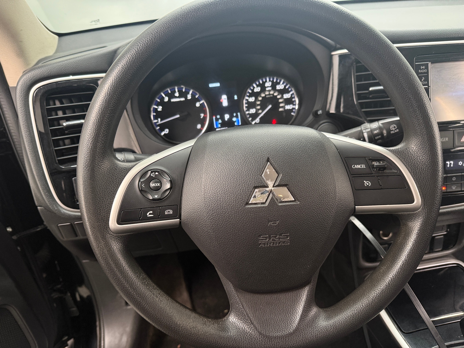 Thumbnail: 2018 Mitsubishi Outlander - 5