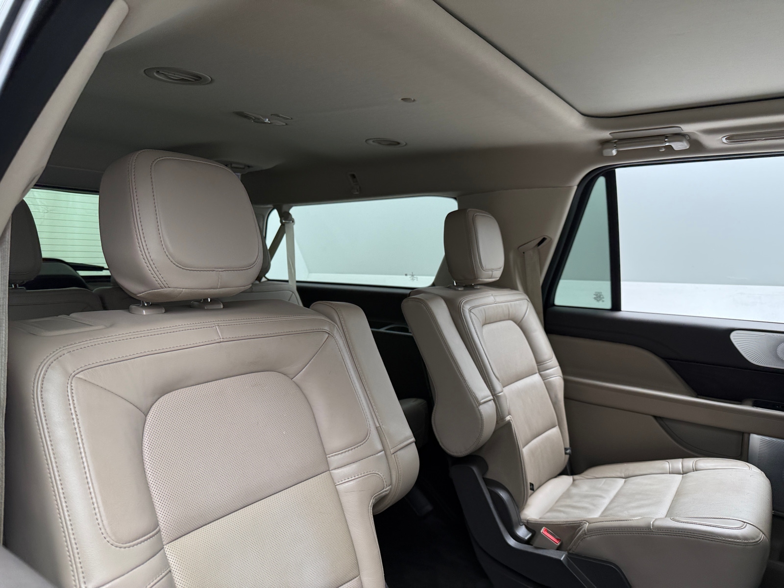 Thumbnail: 2024 Lincoln Navigator L - 5