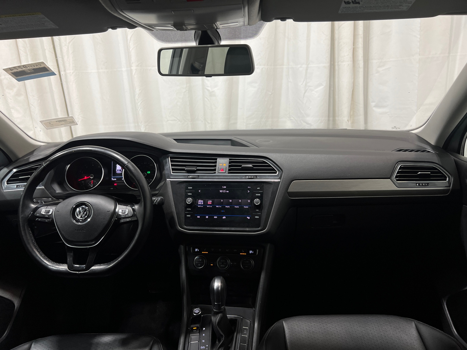 Thumbnail: 2018 Volkswagen Tiguan - 2