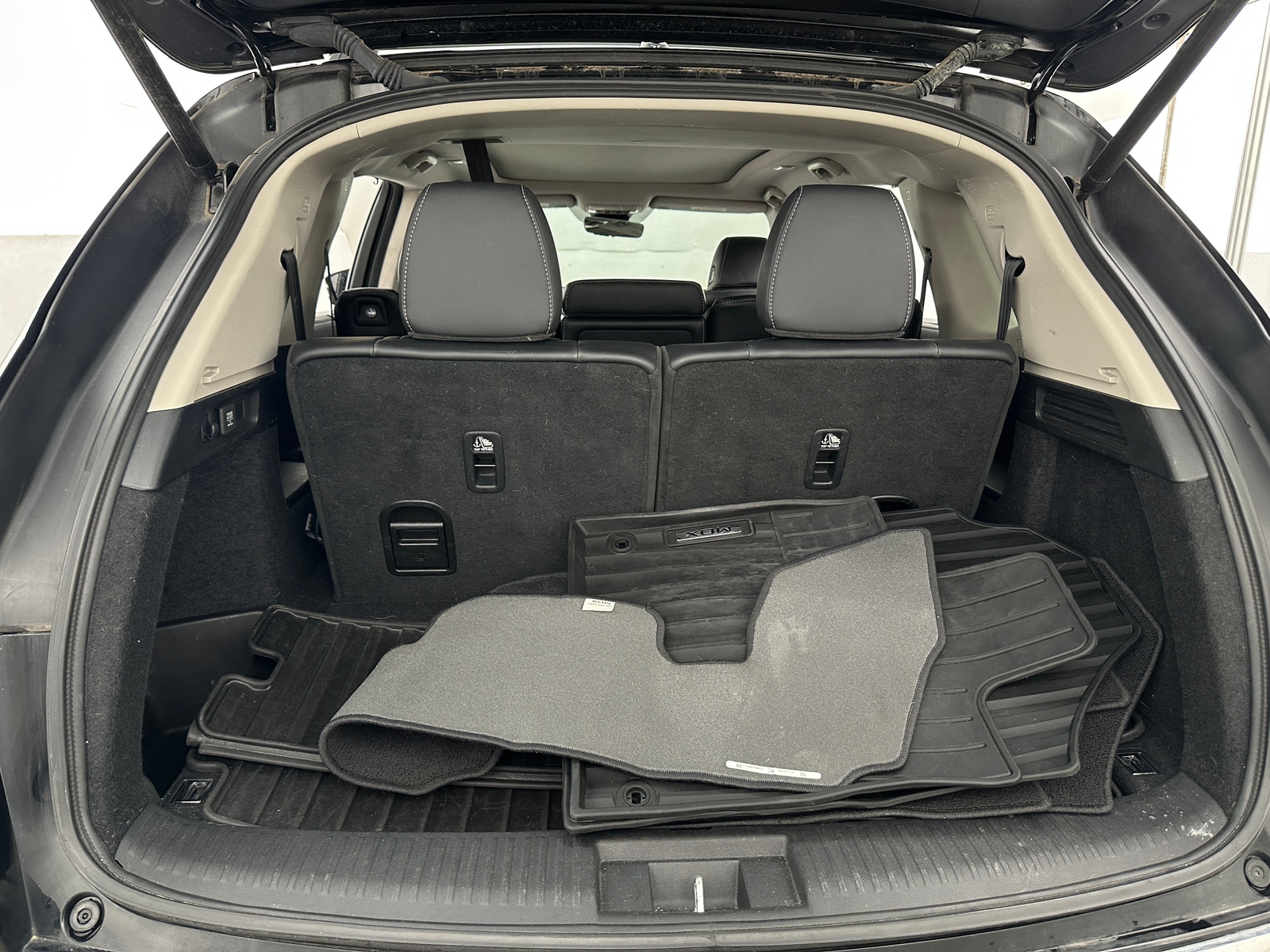 Thumbnail: 2023 Acura MDX - 6