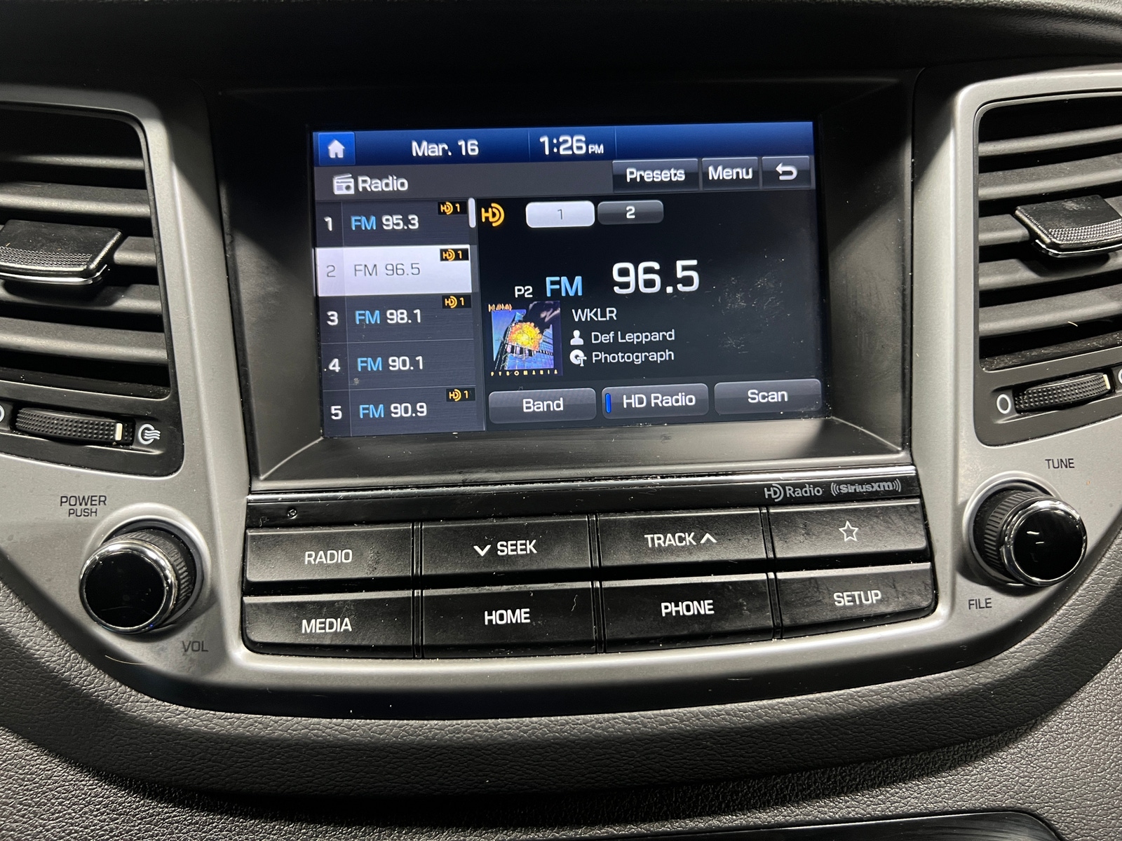 Thumbnail: 2018 Hyundai Tucson - 4