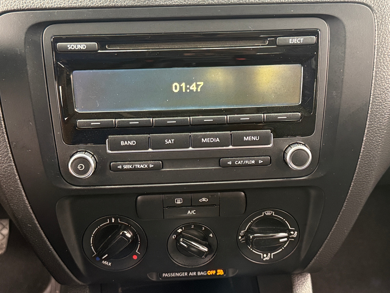 Thumbnail: 2014 Volkswagen Jetta - 4