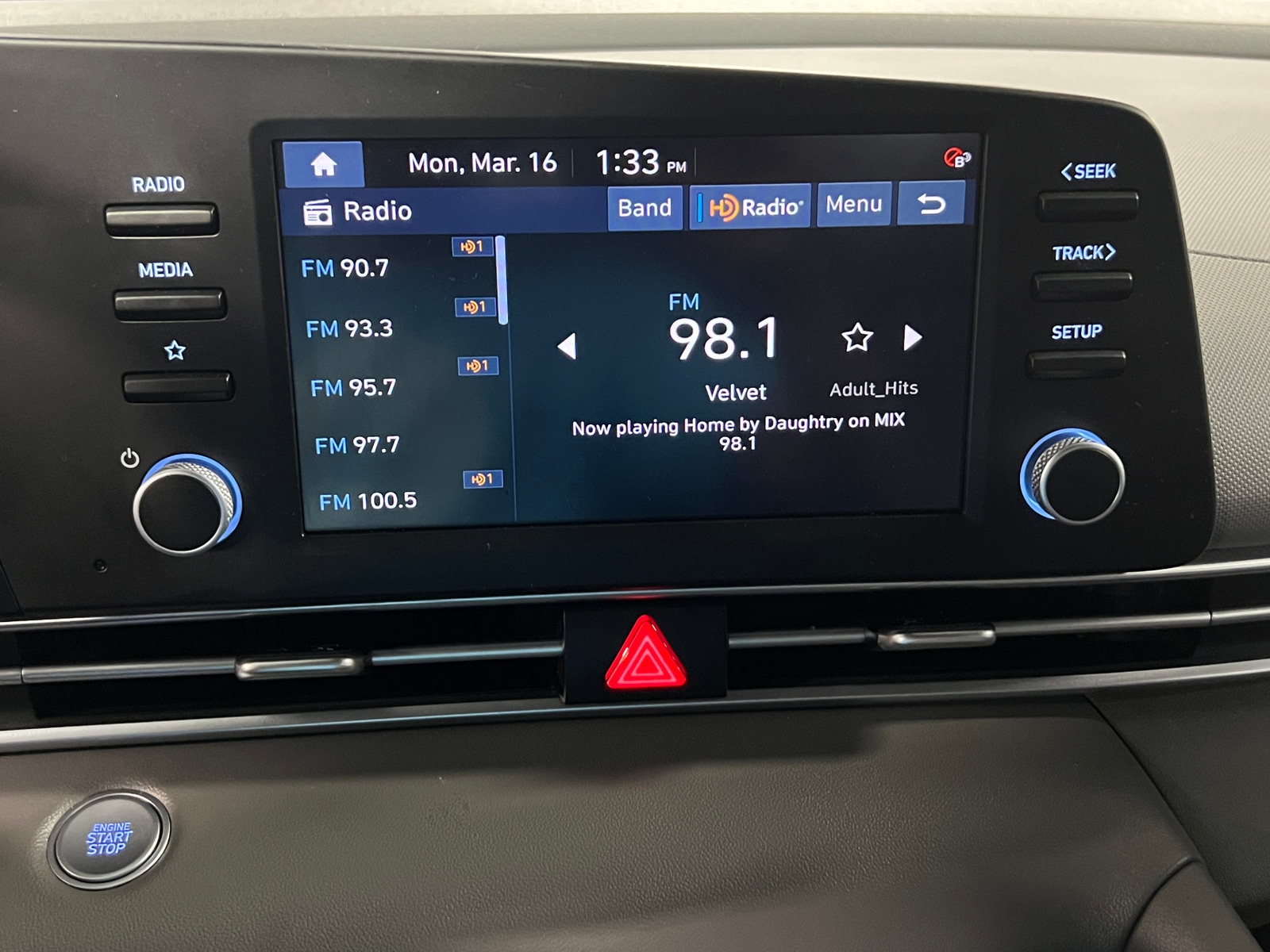 Thumbnail: 2023 Hyundai Elantra - 4