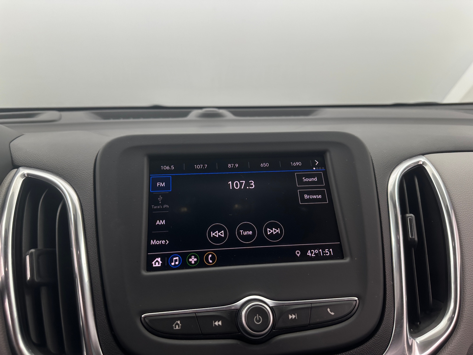 Thumbnail: 2020 Chevrolet Equinox - 4