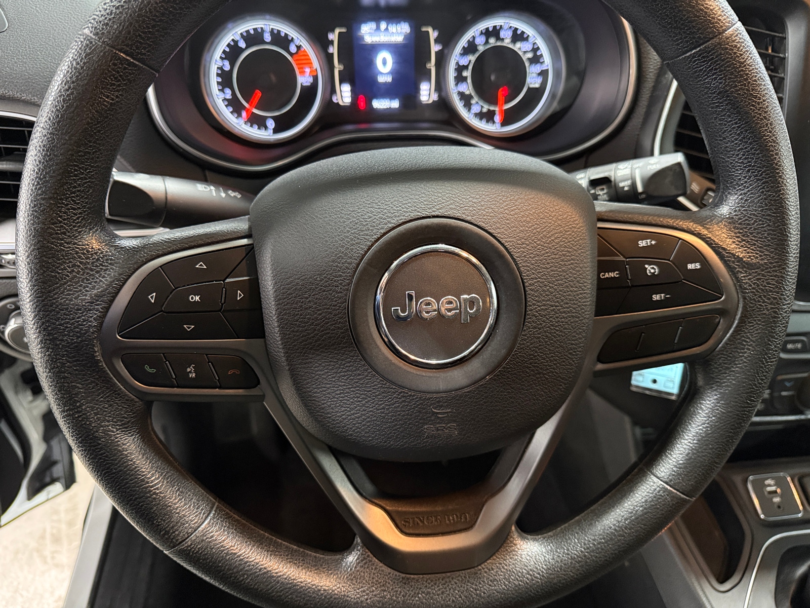 Thumbnail: 2019 Jeep Cherokee - 5