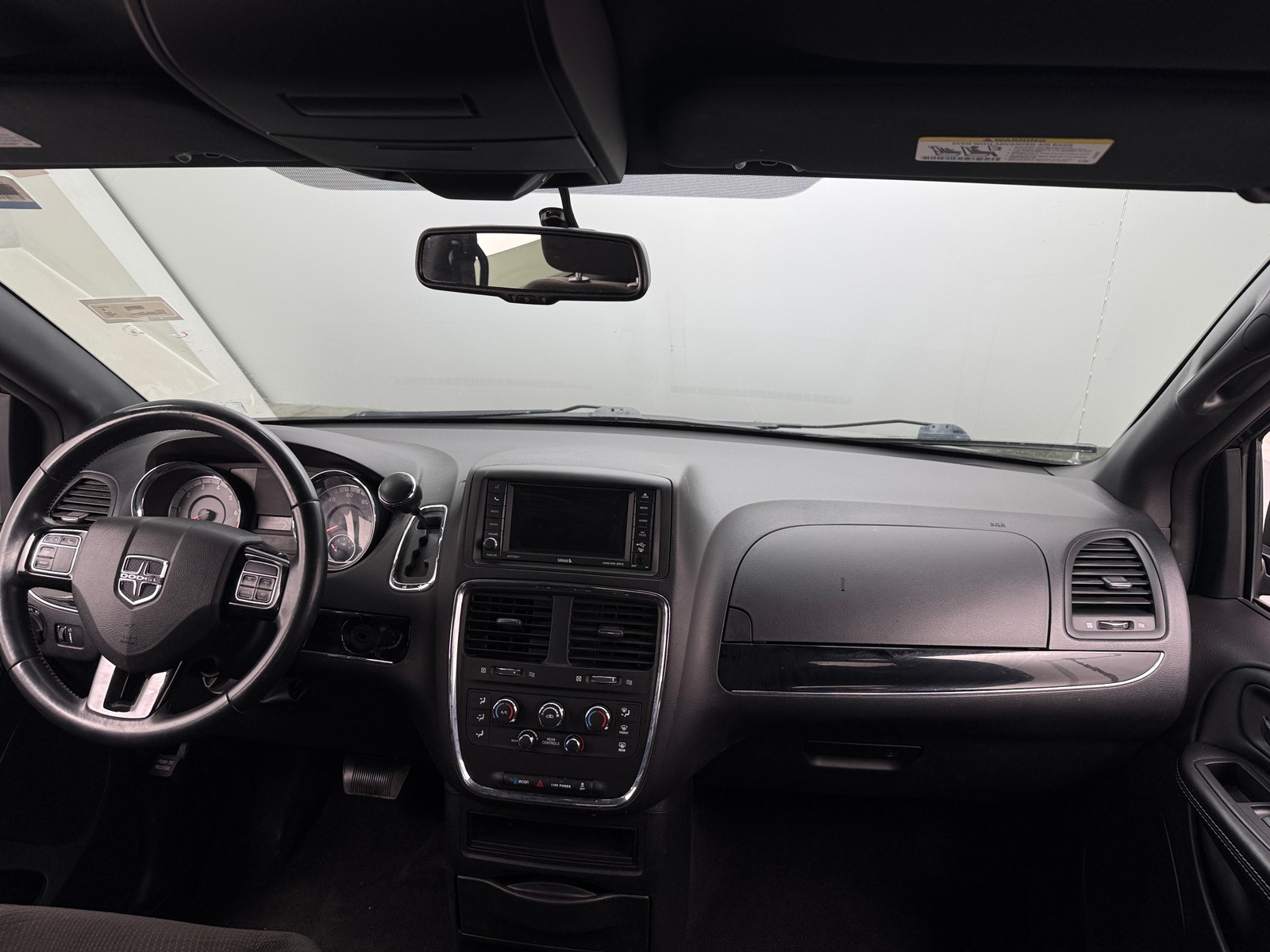 Thumbnail: 2017 Dodge Grand Caravan - 3