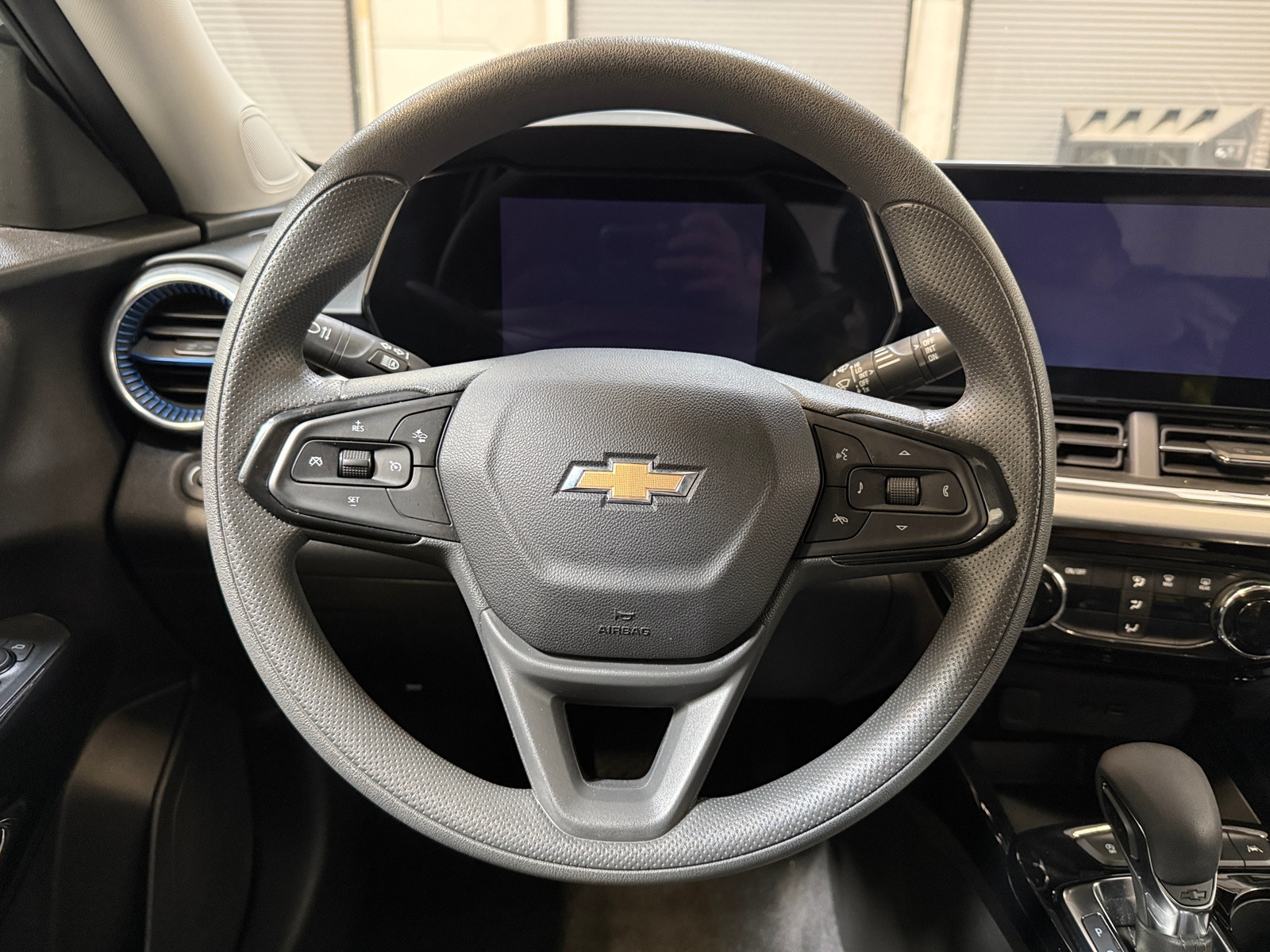 Thumbnail: 2025 Chevrolet Trax - 5