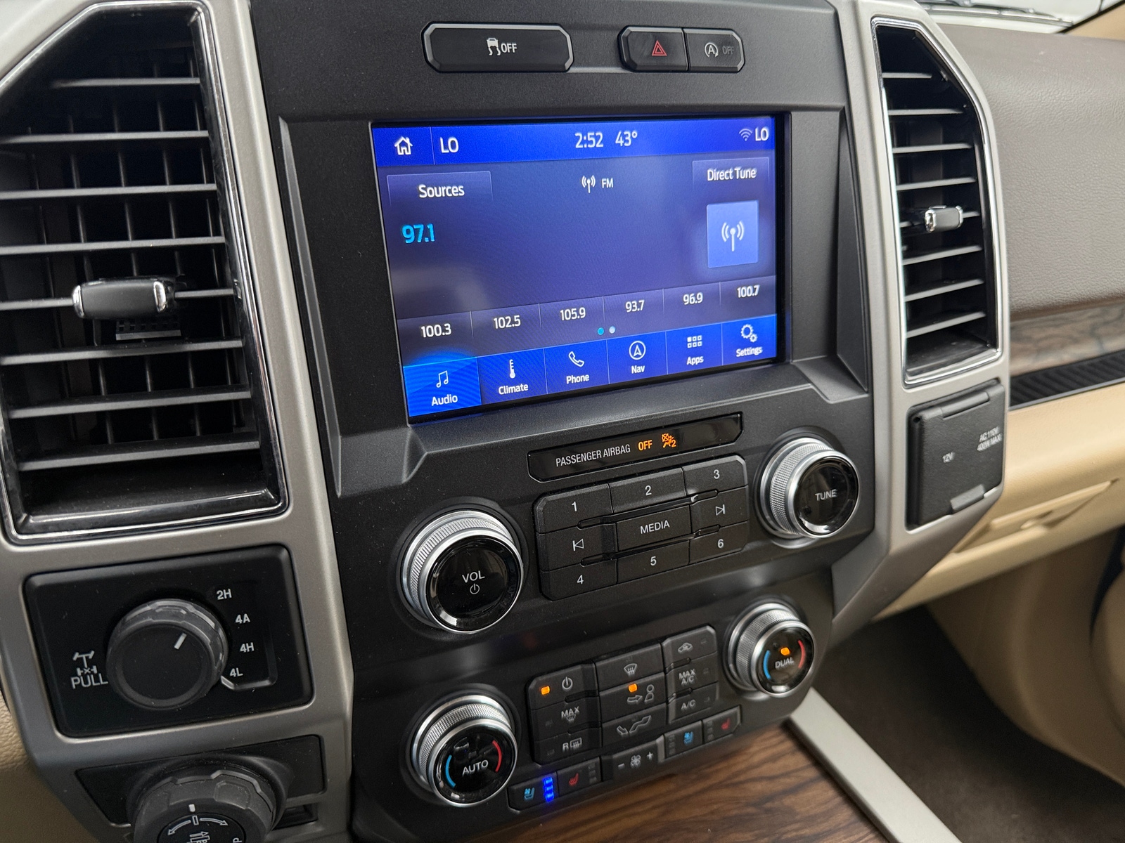 Thumbnail: 2019 Ford Econoline - 3