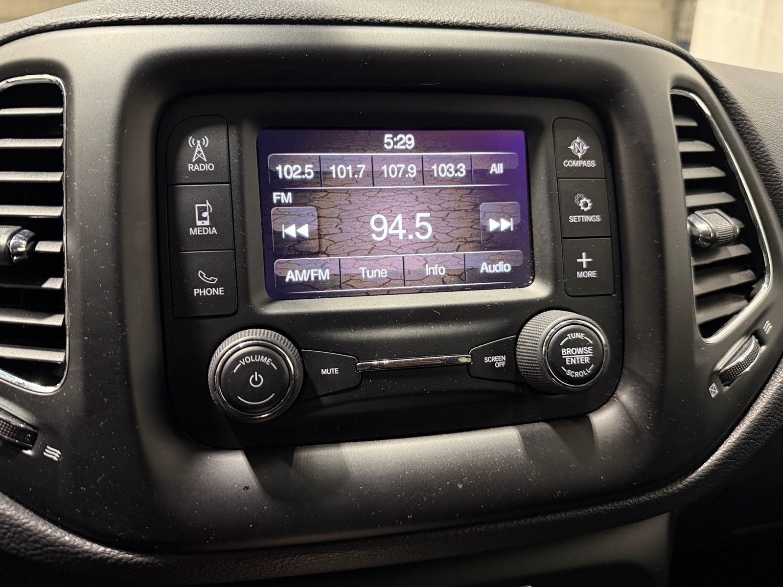 Thumbnail: 2018 Jeep Compass - 4