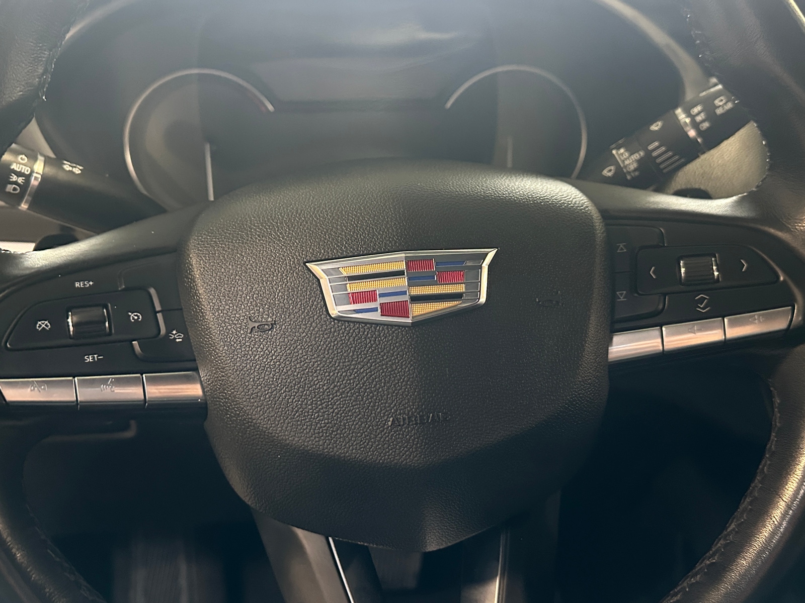 Thumbnail: 2023 Cadillac XT4 - 4