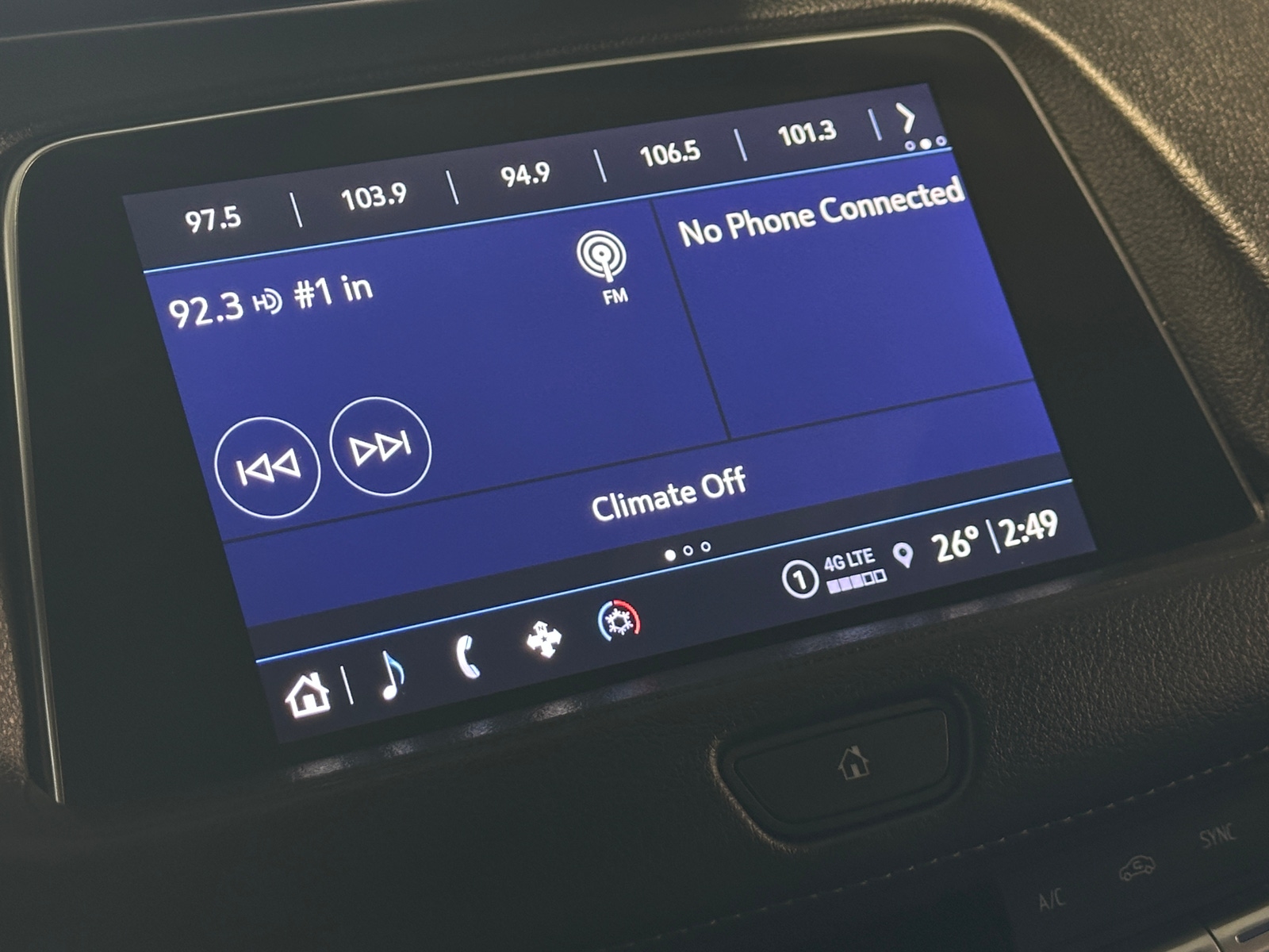 Thumbnail: 2023 Cadillac XT4 - 3