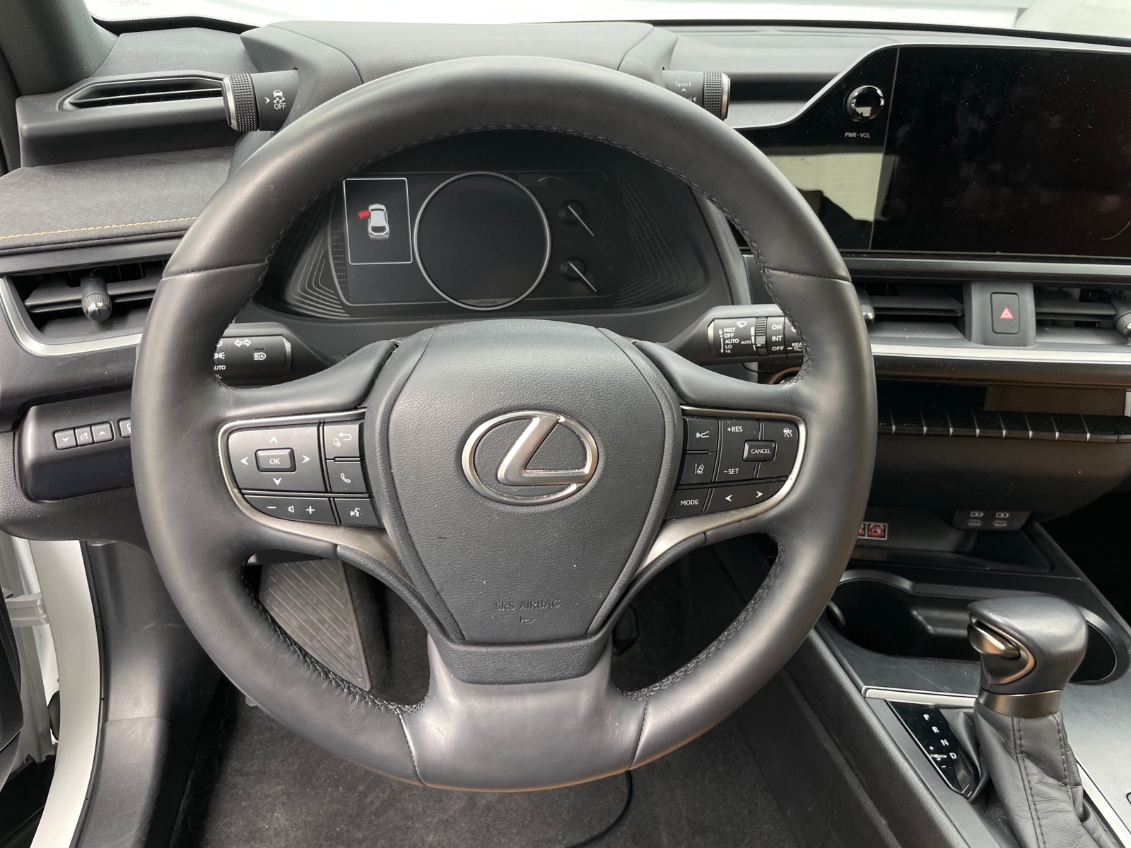 Thumbnail: 2024 Lexus UX - 4